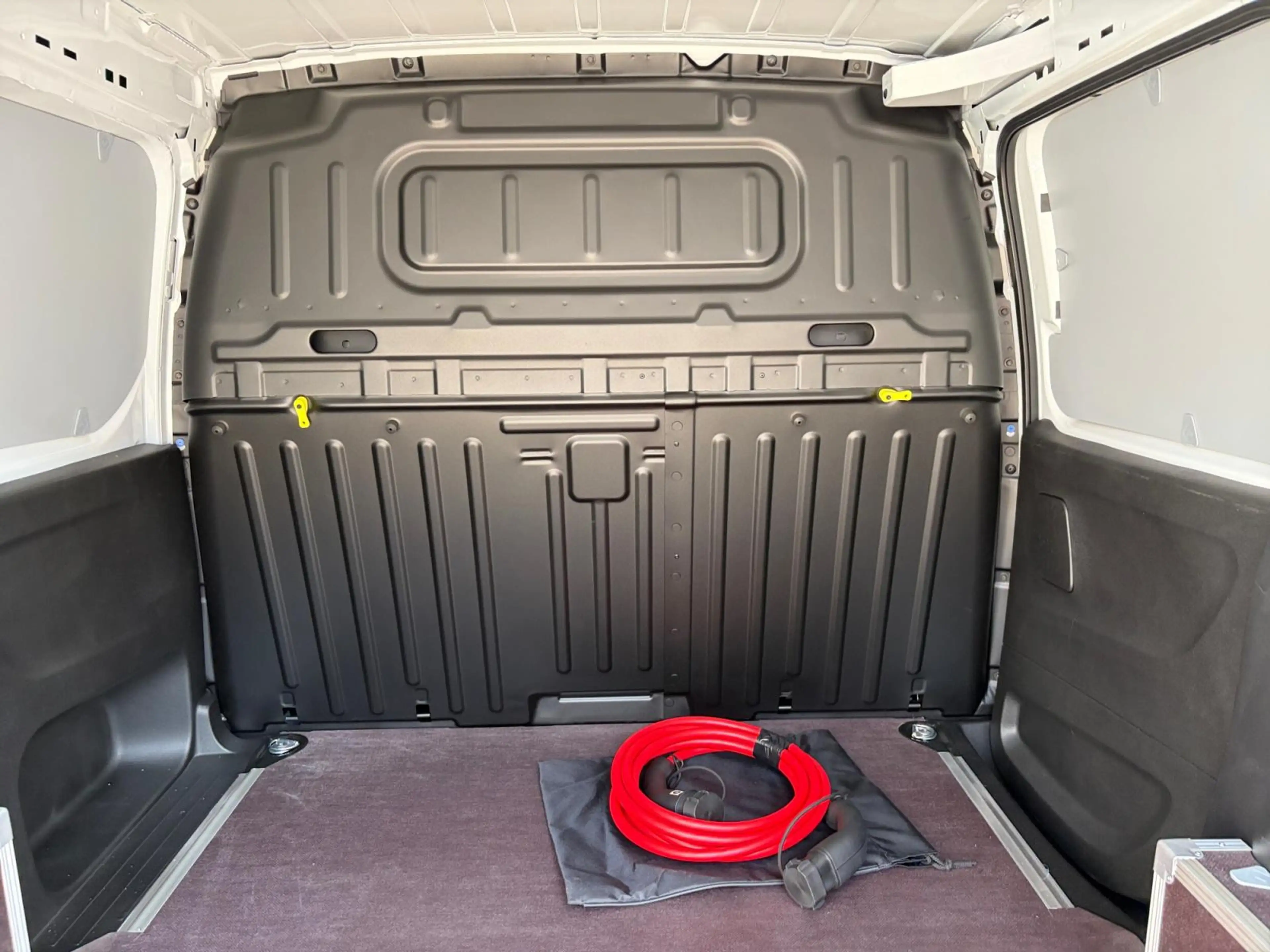 Opel Combo-e Electric L1 50 kWh 136pk | 8 jaar garantie | 2-zit — photo 15