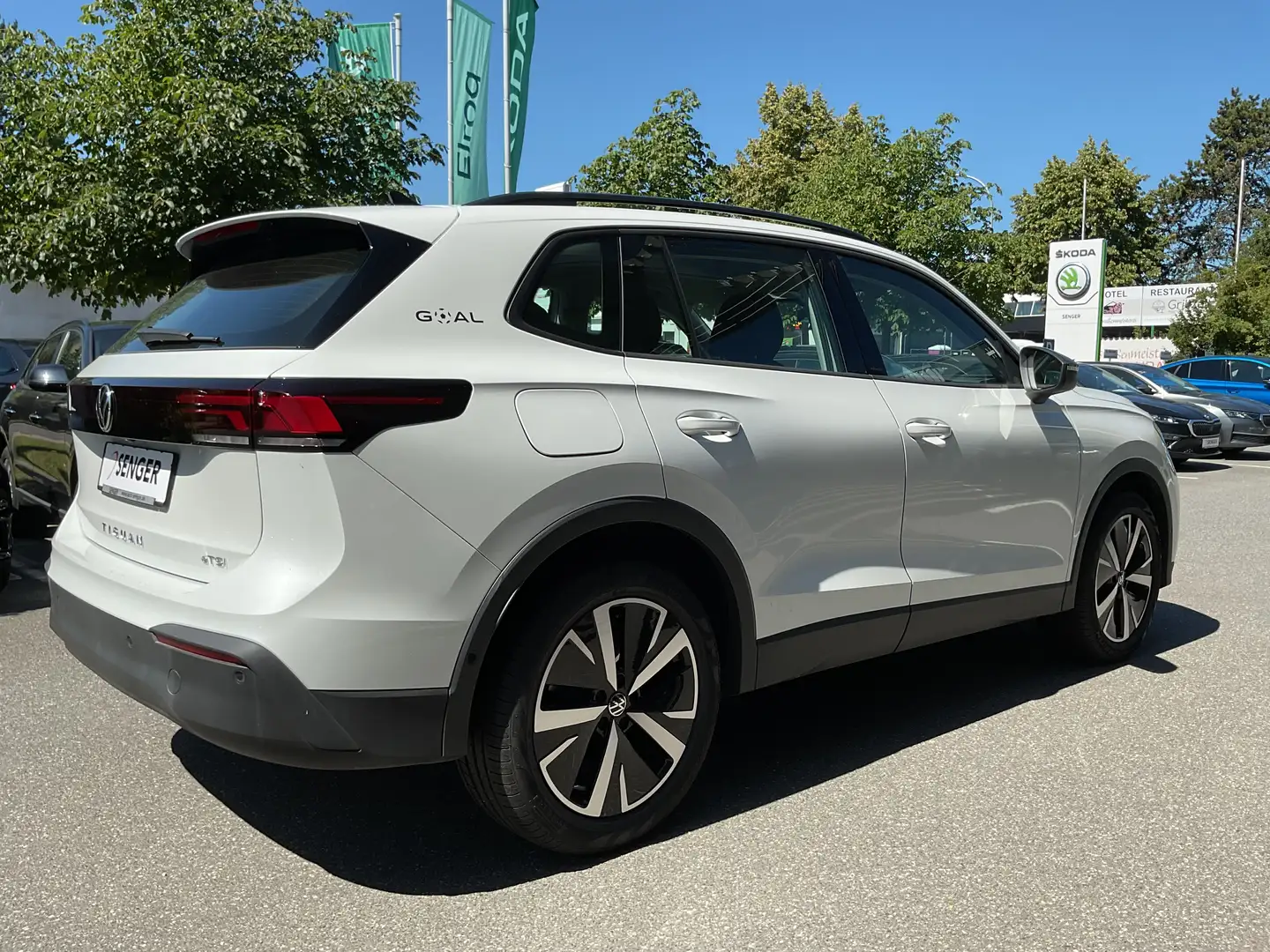 Volkswagen Tiguan 1.5 eTSI GOAL DSG AHK LED 360° Kamera Weiß - 2
