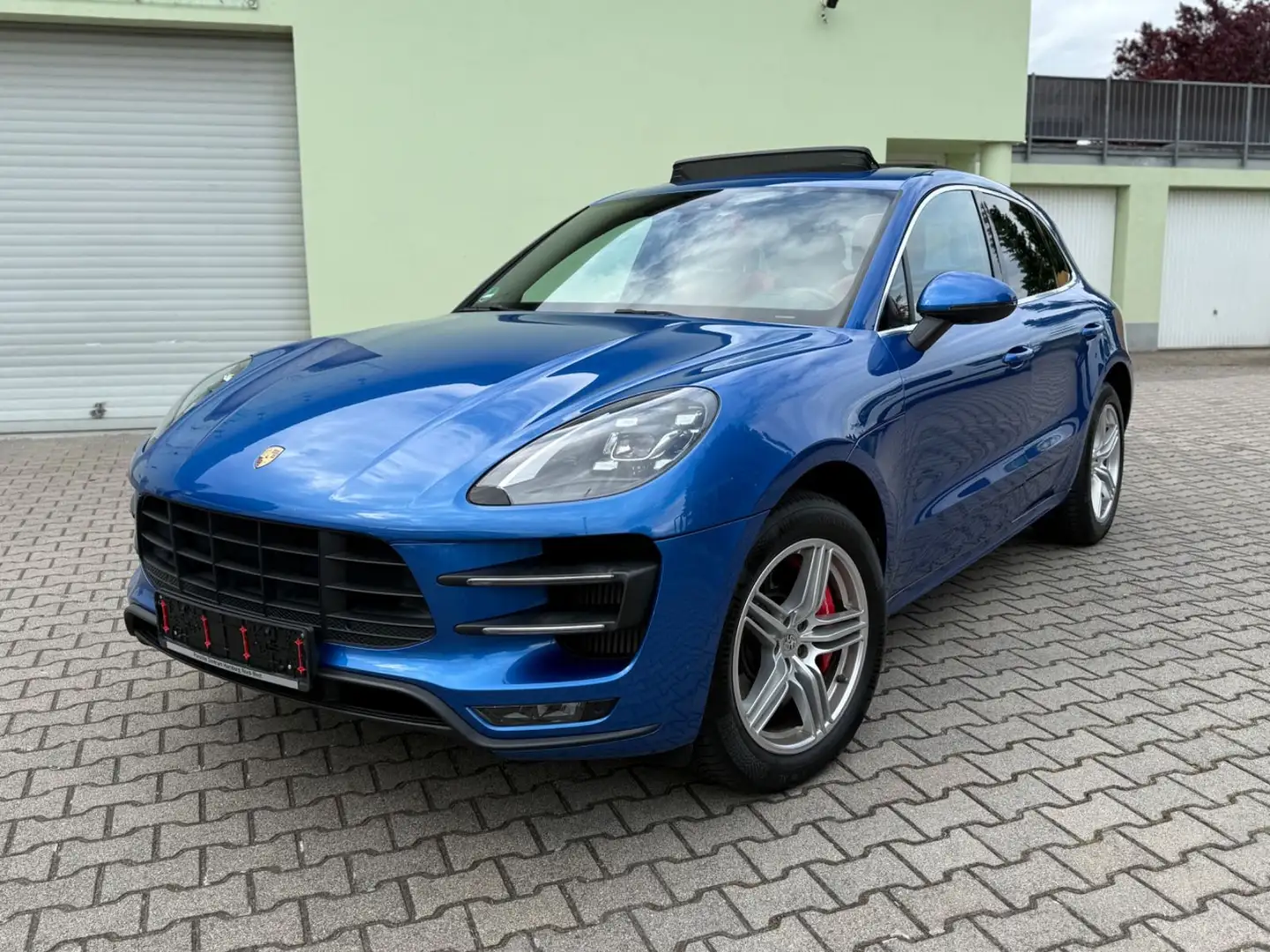 Porsche Macan Turbo Performance Sport-Chrono Panorama Blau - 1