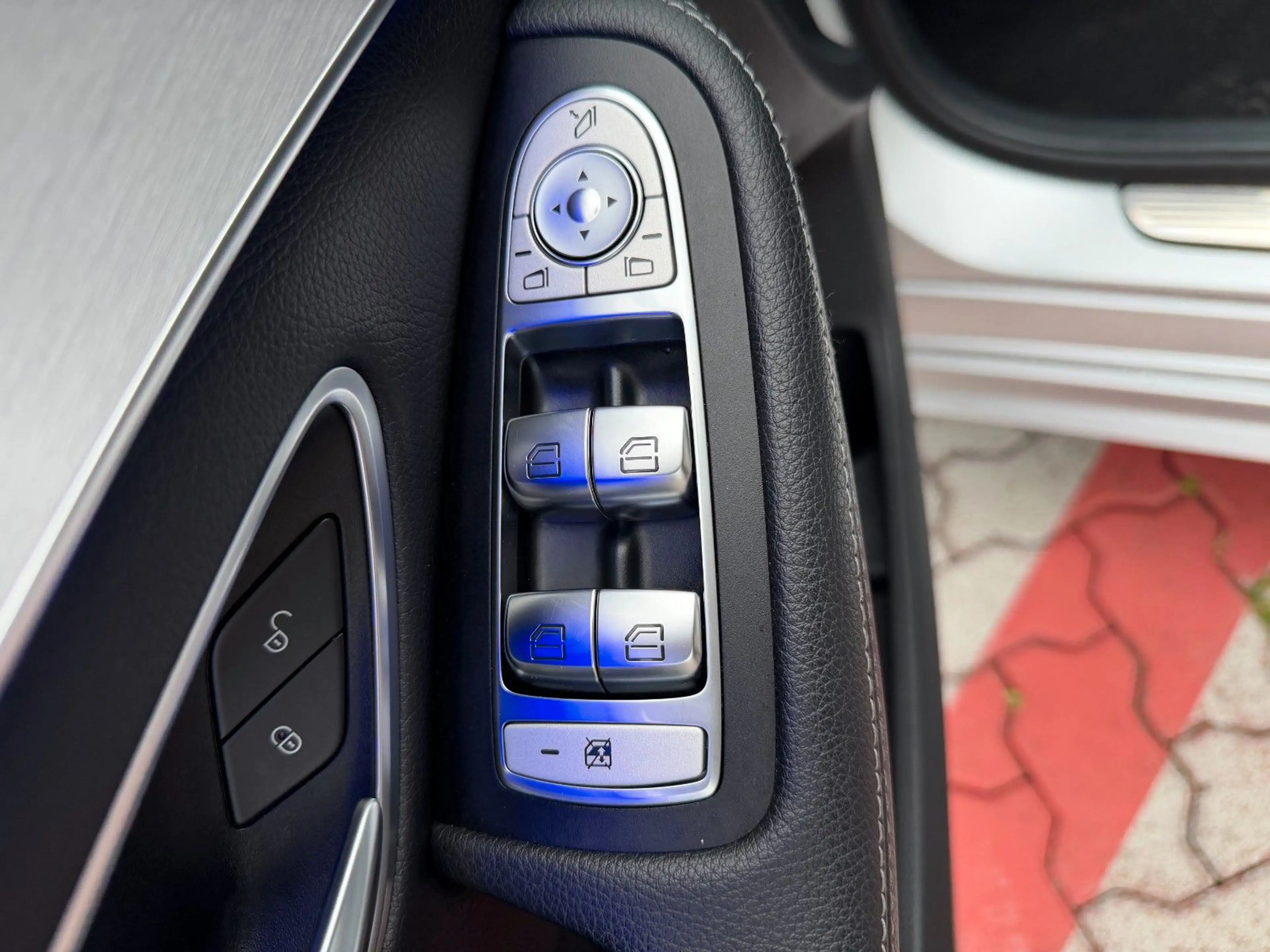Mercedes-Benz C 180 CGI AMG Line Lim. LEDER MULTIBEAM KAMERA — photo 13