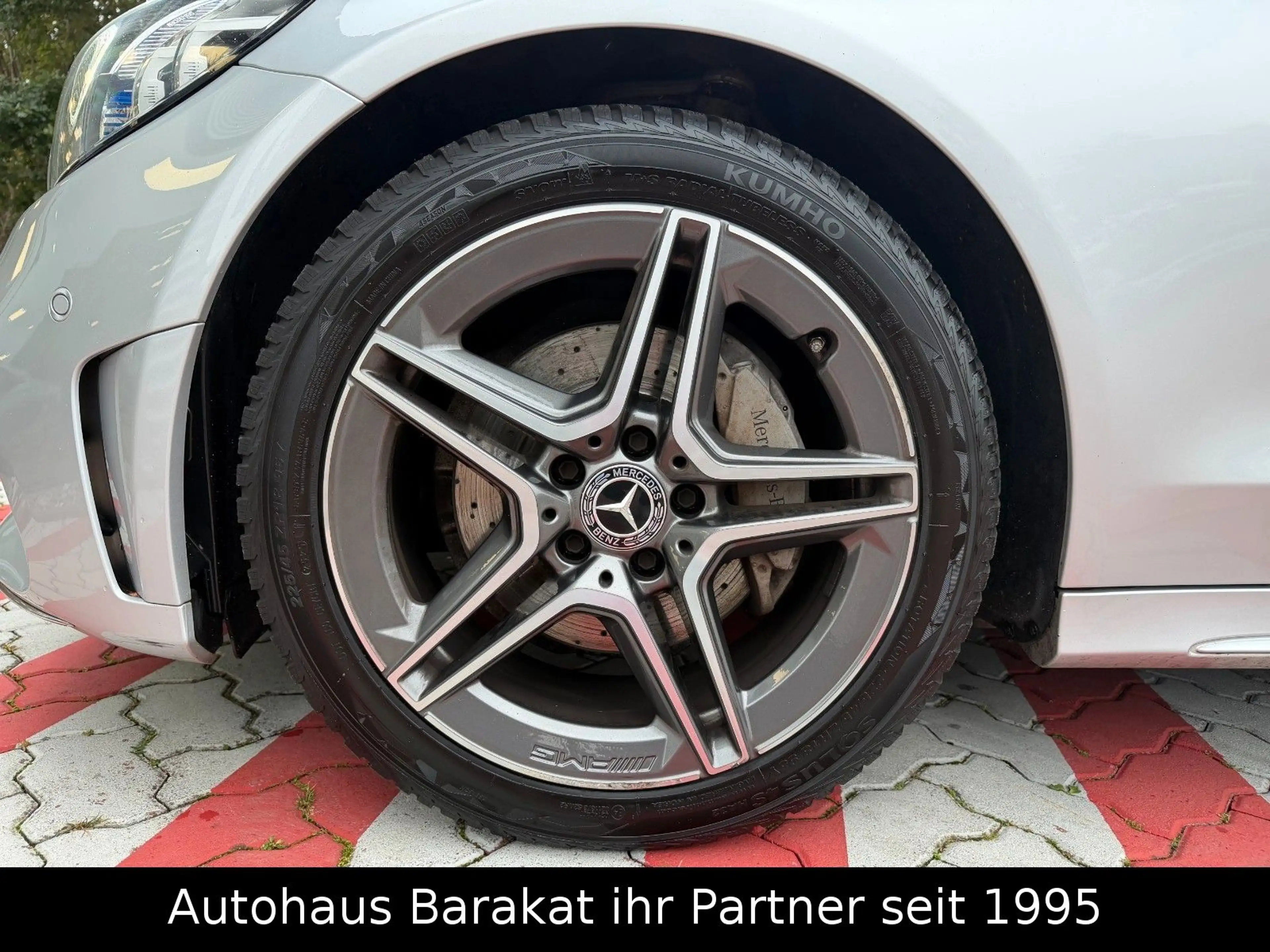 Mercedes-Benz C 180 CGI AMG Line Lim. LEDER MULTIBEAM KAMERA — photo 4