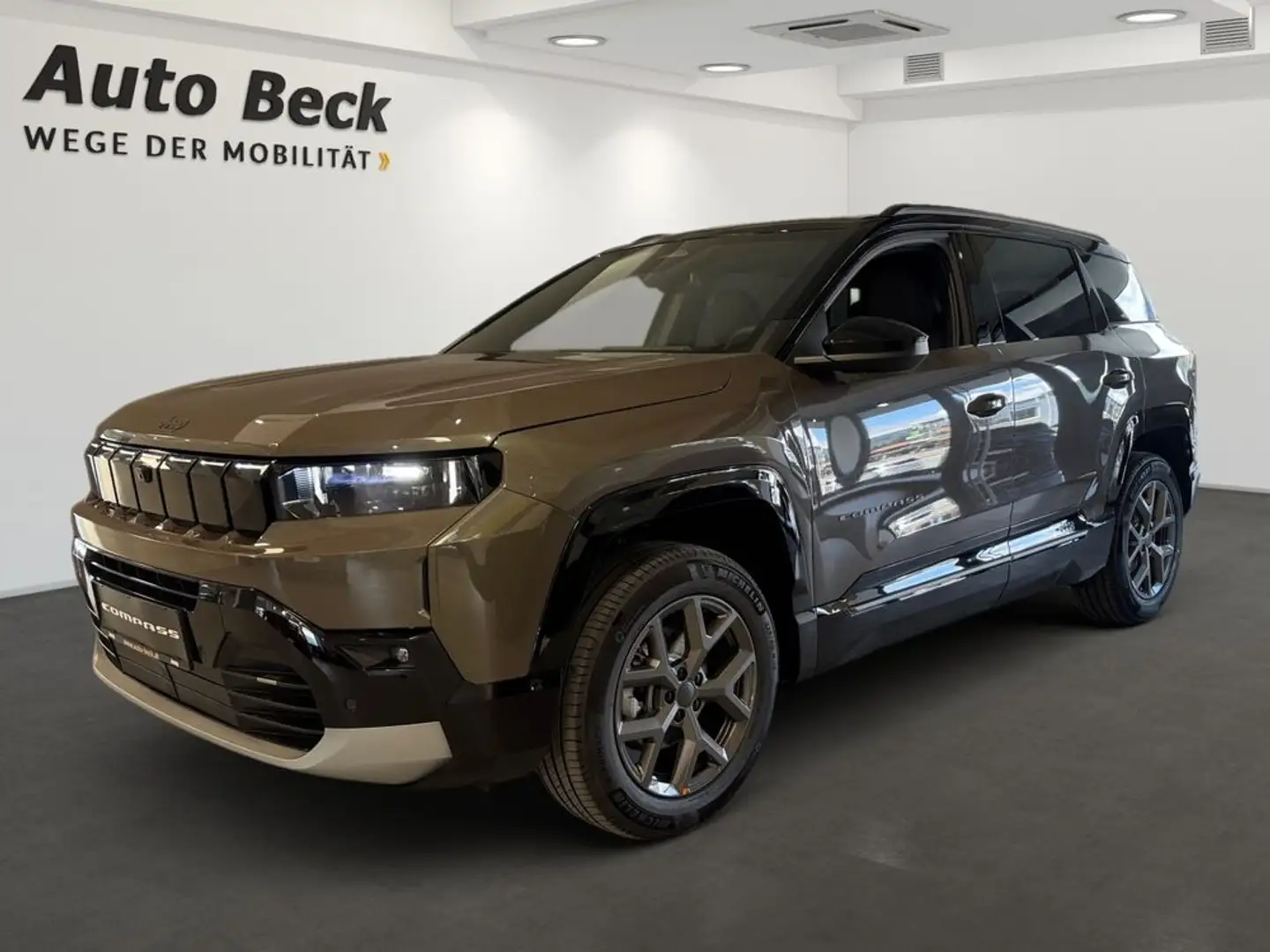 Jeep Compass 1.2 eDCT First Edition Braun - 1