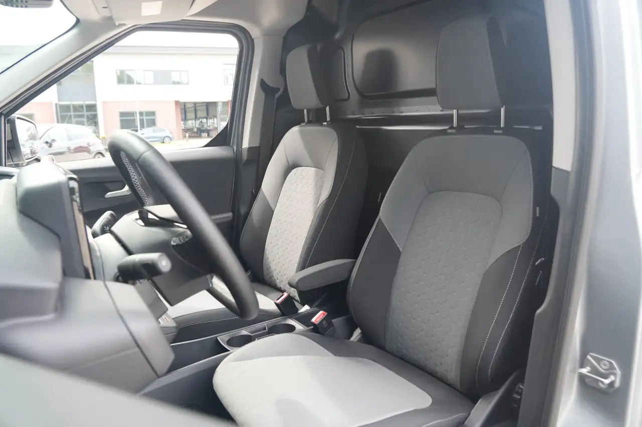 Ford Transit Courier 2026 — фото 20
