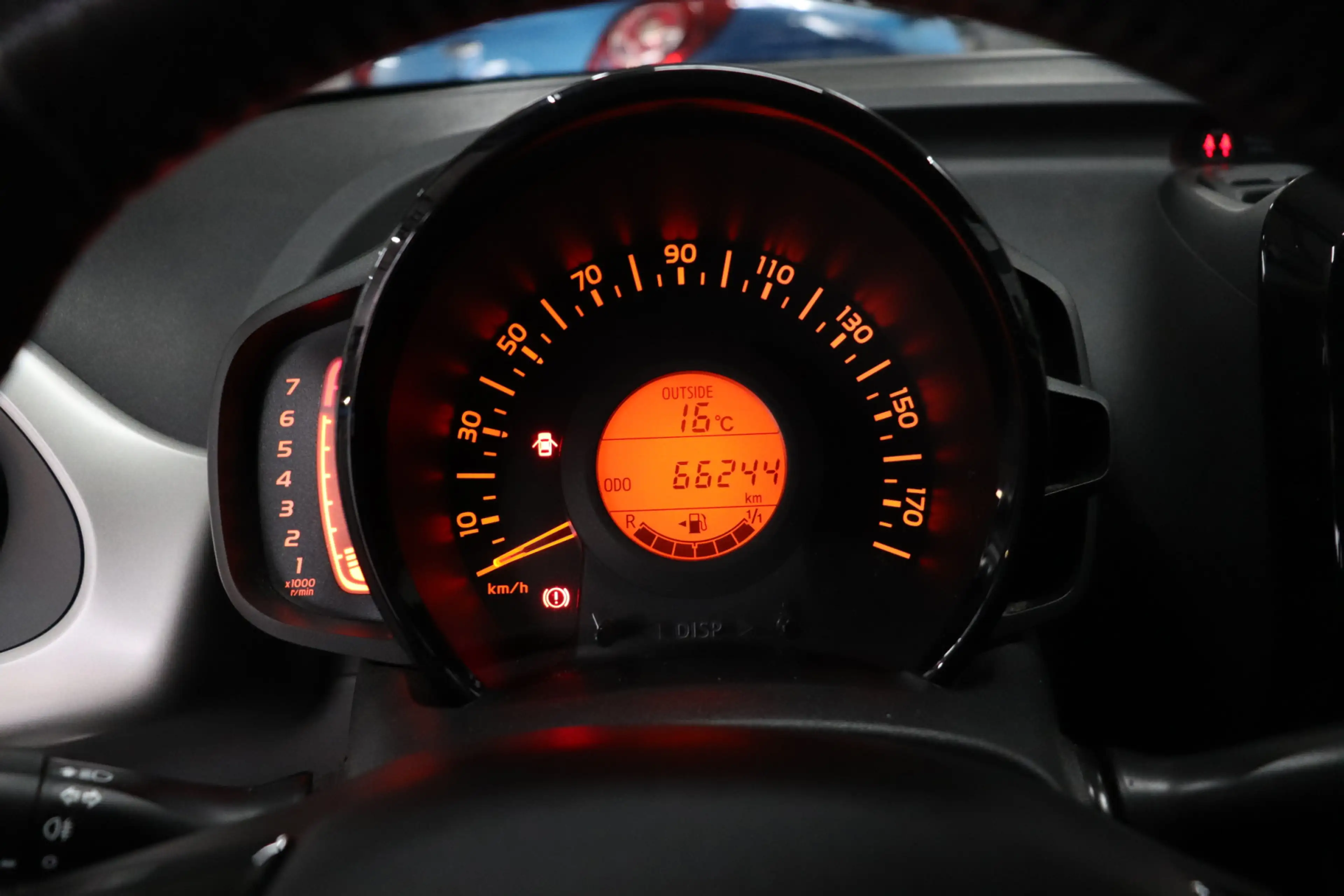 Citroen C1 1.0 e-VTi Shine. Achteruitrijcamera, mirrorlink — photo 19