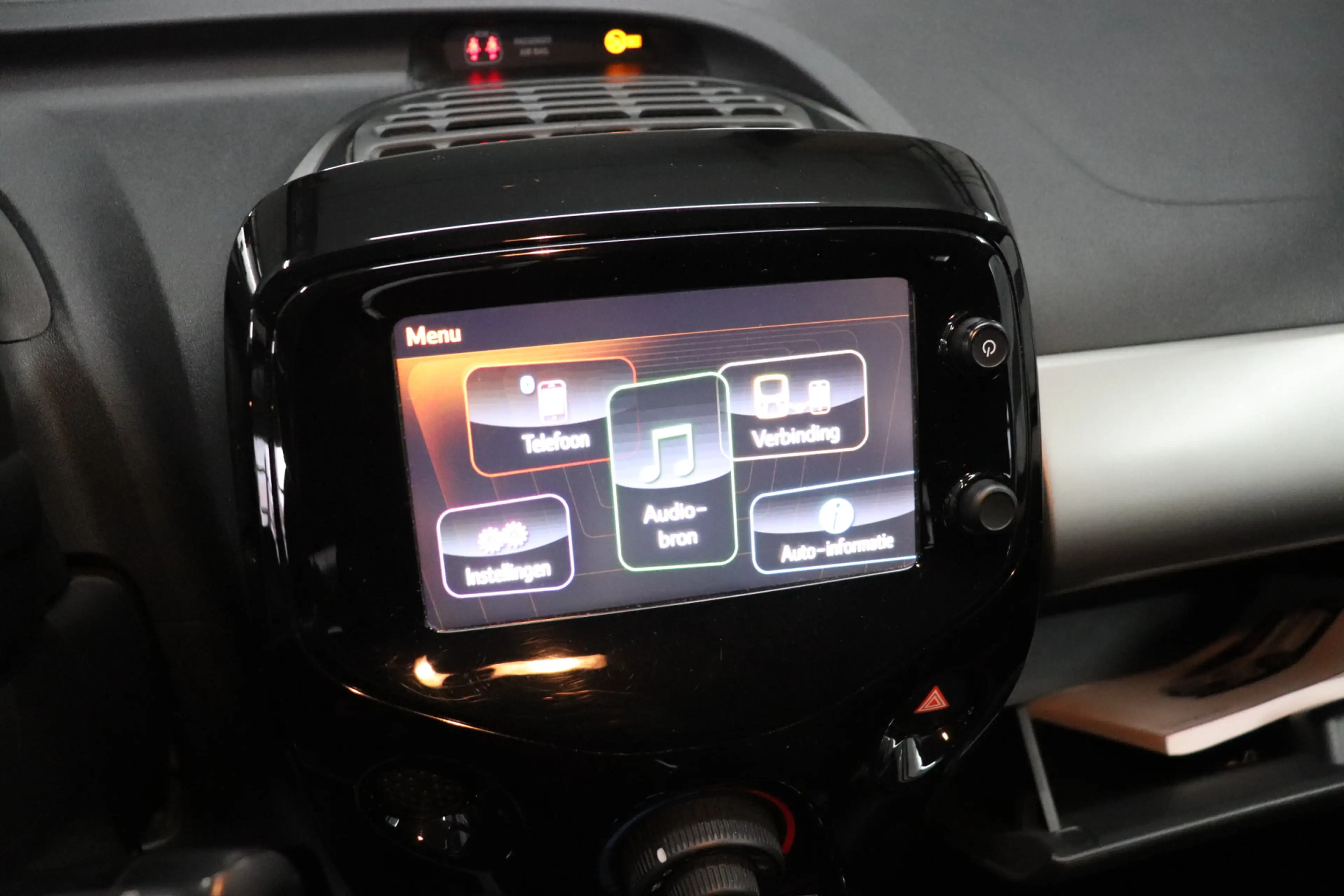 Citroen C1 1.0 e-VTi Shine. Achteruitrijcamera, mirrorlink — photo 24
