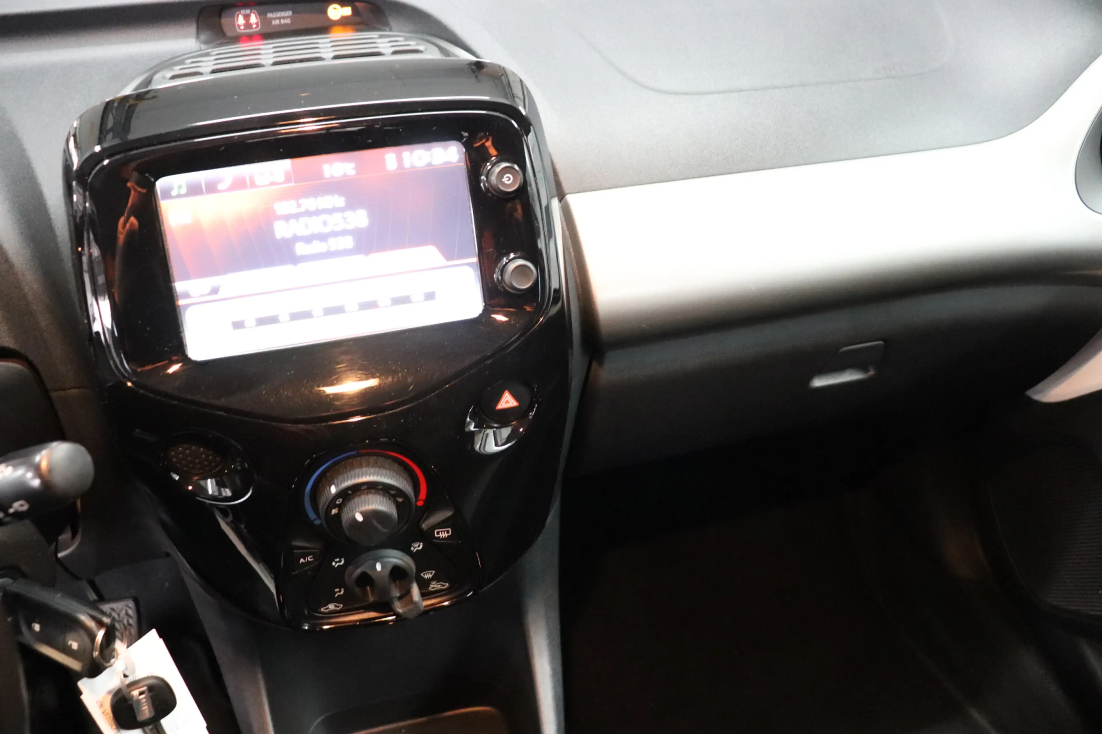 Citroen C1 1.0 e-VTi Shine. Achteruitrijcamera, mirrorlink — photo 20