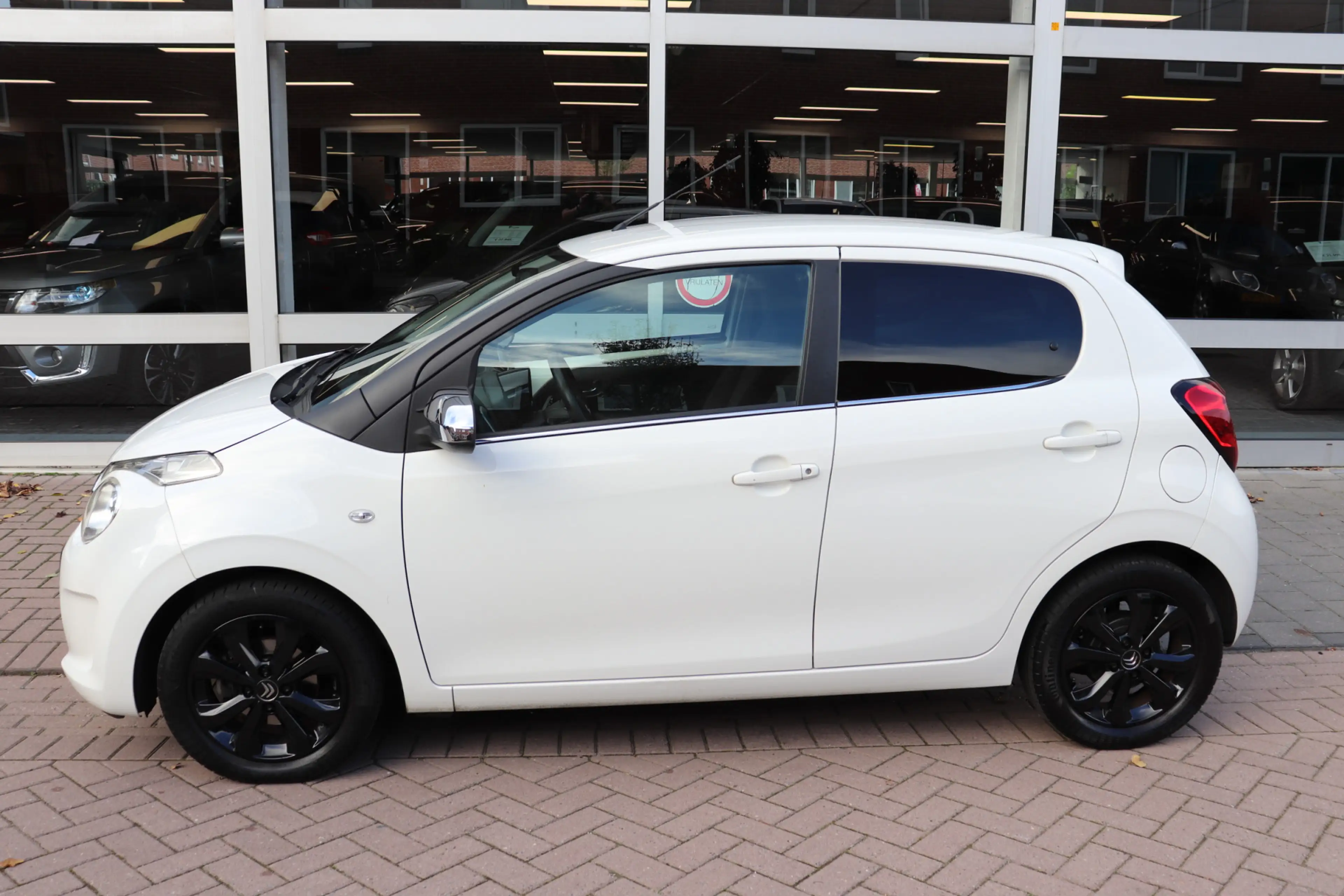 Citroen C1 1.0 e-VTi Shine. Achteruitrijcamera, mirrorlink — photo 2
