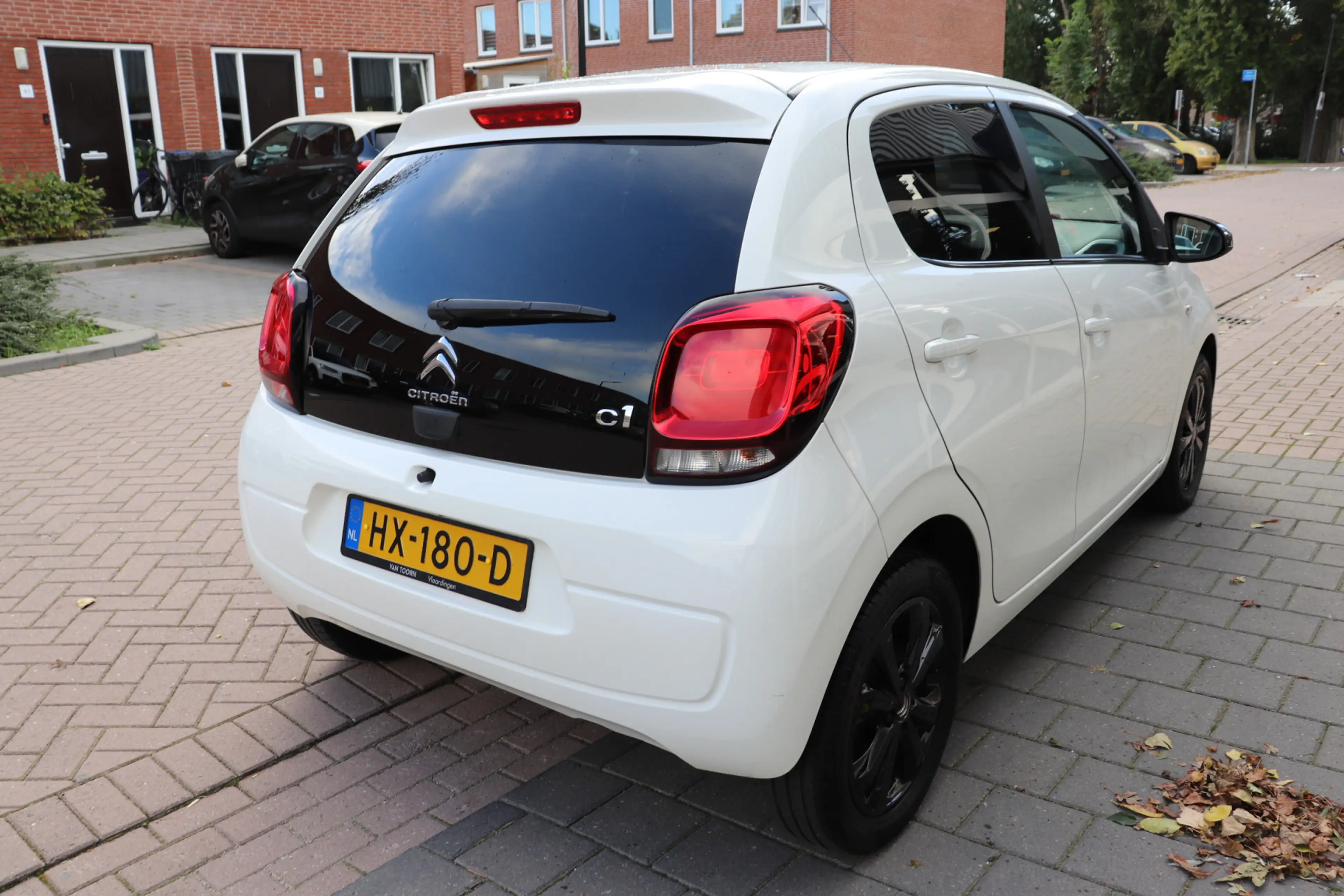 Citroen C1 1.0 e-VTi Shine. Achteruitrijcamera, mirrorlink — photo 6