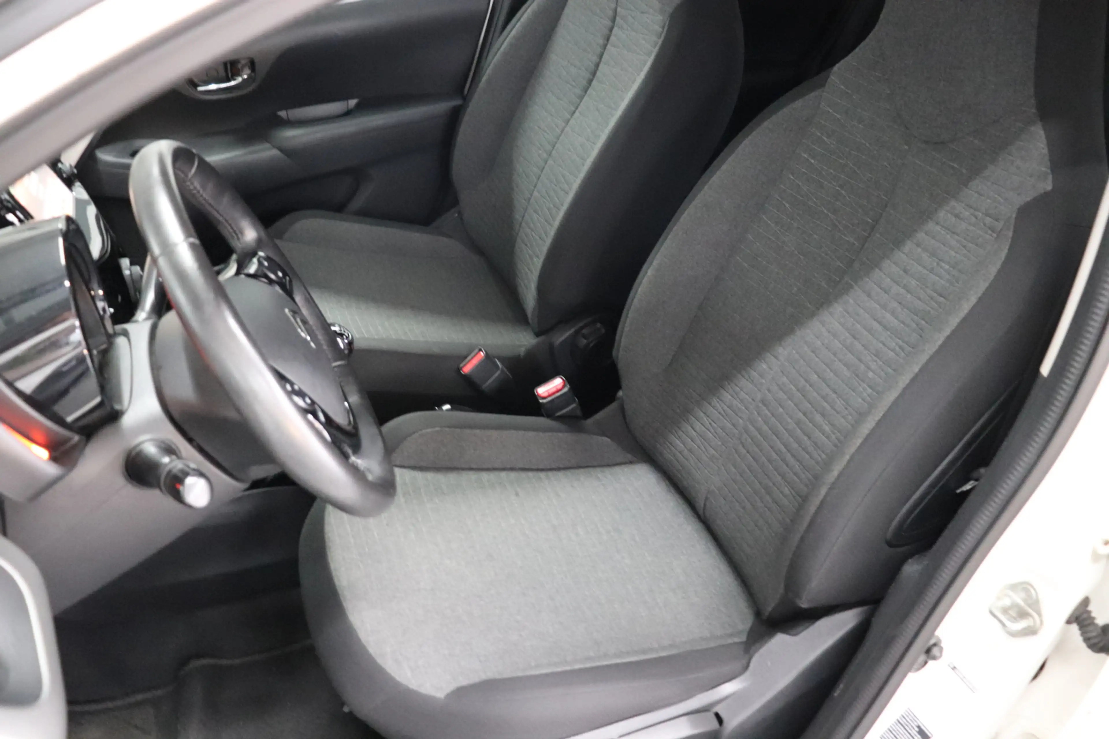 Citroen C1 1.0 e-VTi Shine. Achteruitrijcamera, mirrorlink — photo 18