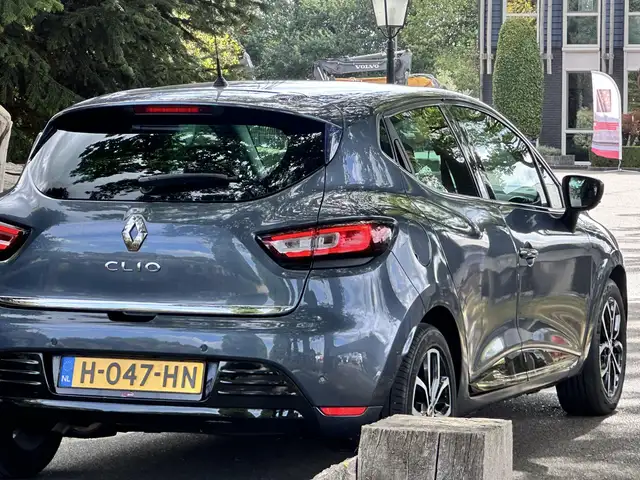 Renault Clio view 8