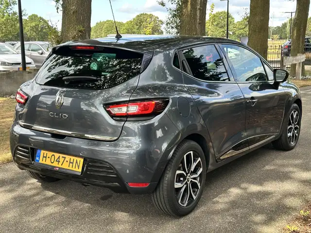 Renault Clio view 10