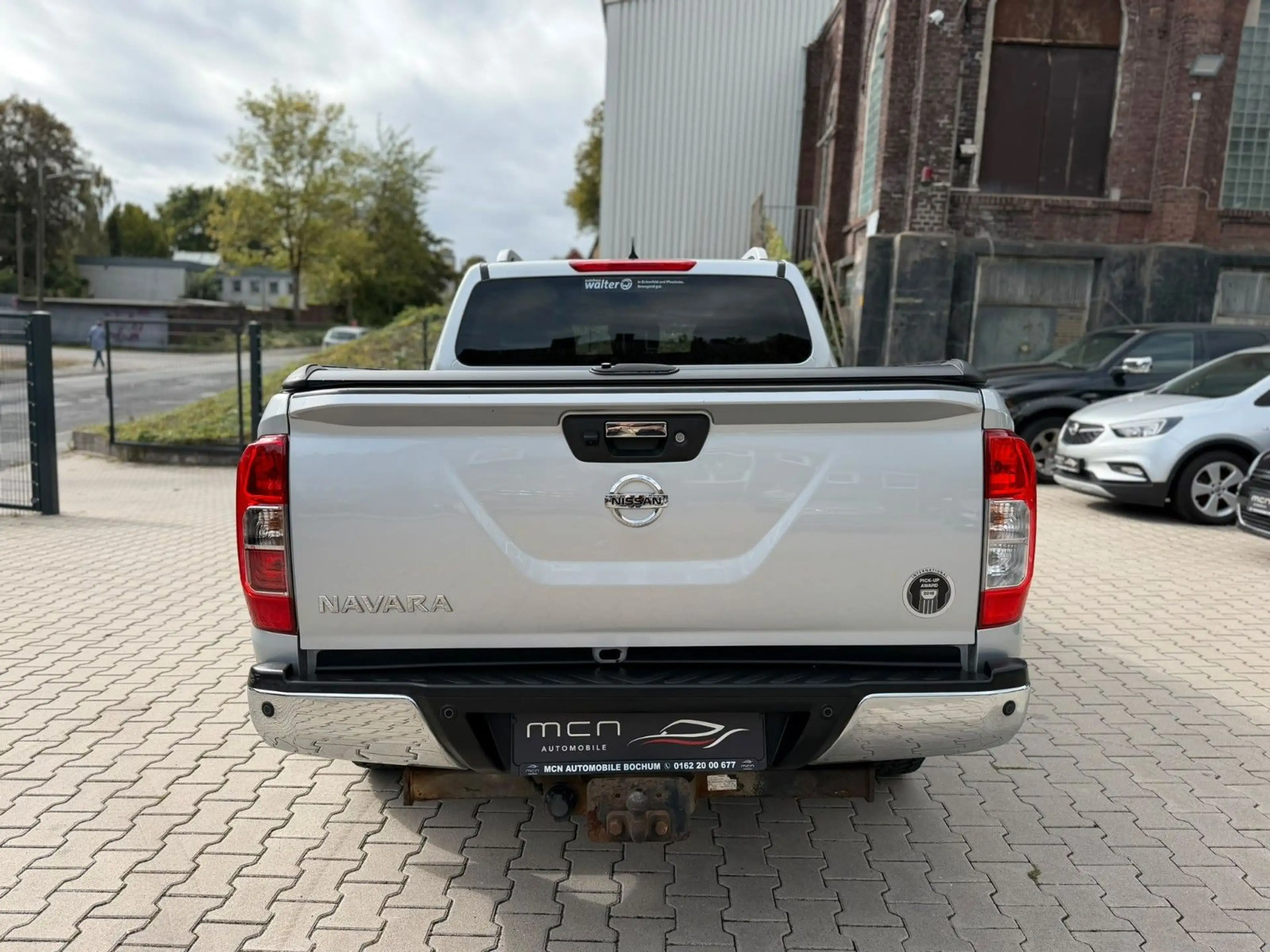 Nissan Navara NP300 Tekna Double Cab 4x4 — photo 7