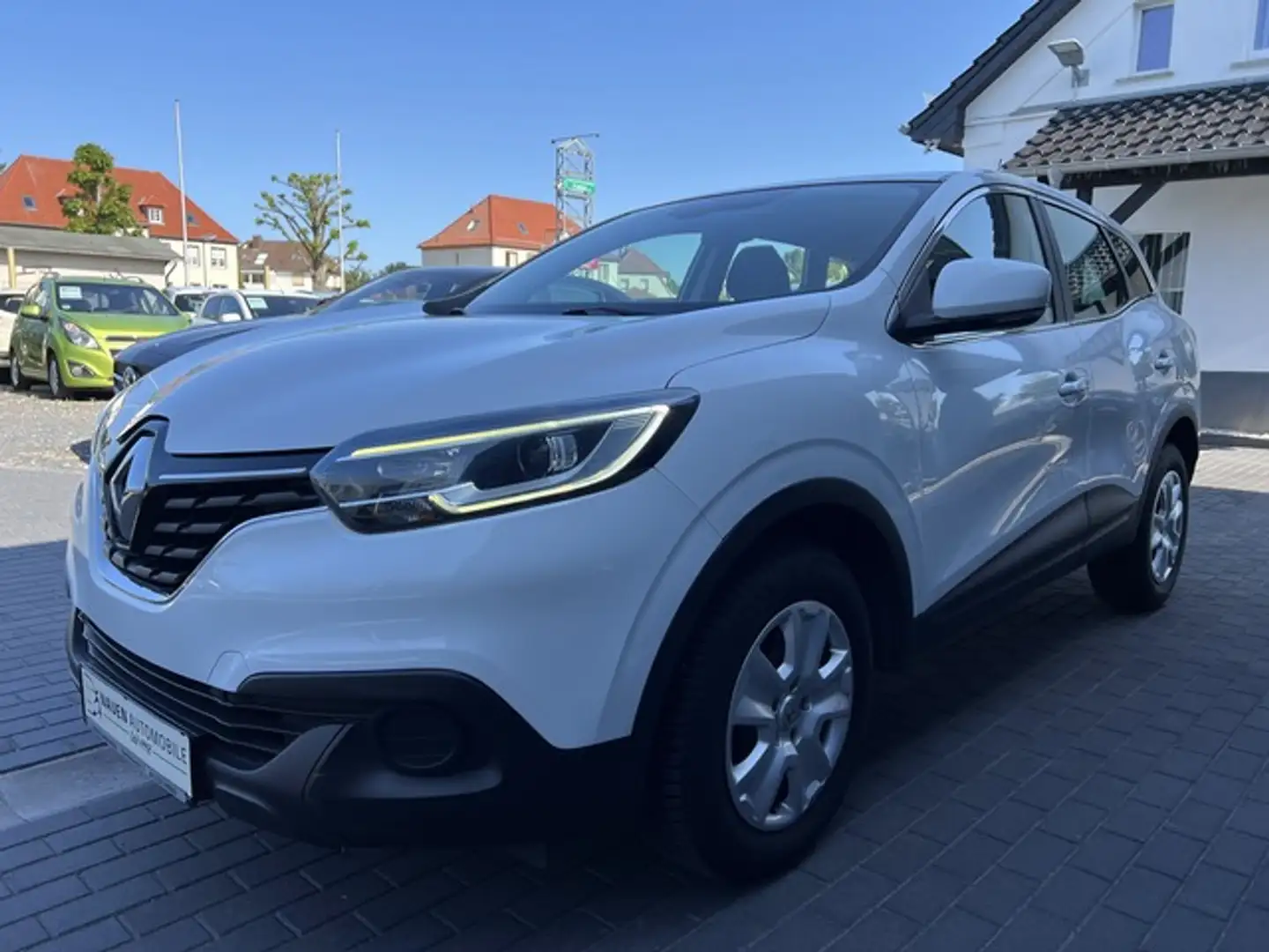 Renault Kadjar Life +Klima+Tempomat+Allwetter+ Weiß - 1
