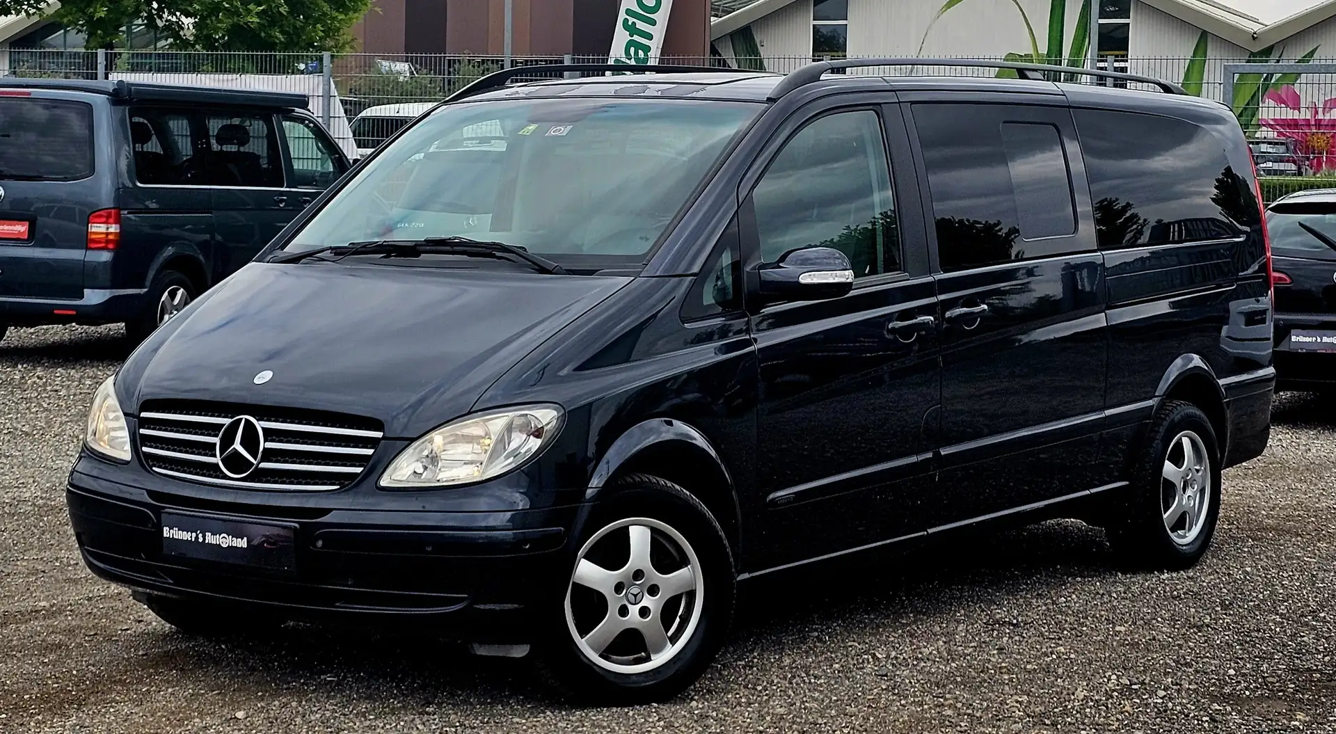 Mercedes-Benz Viano 2.2 CDI extralang (639.815) Black - 1