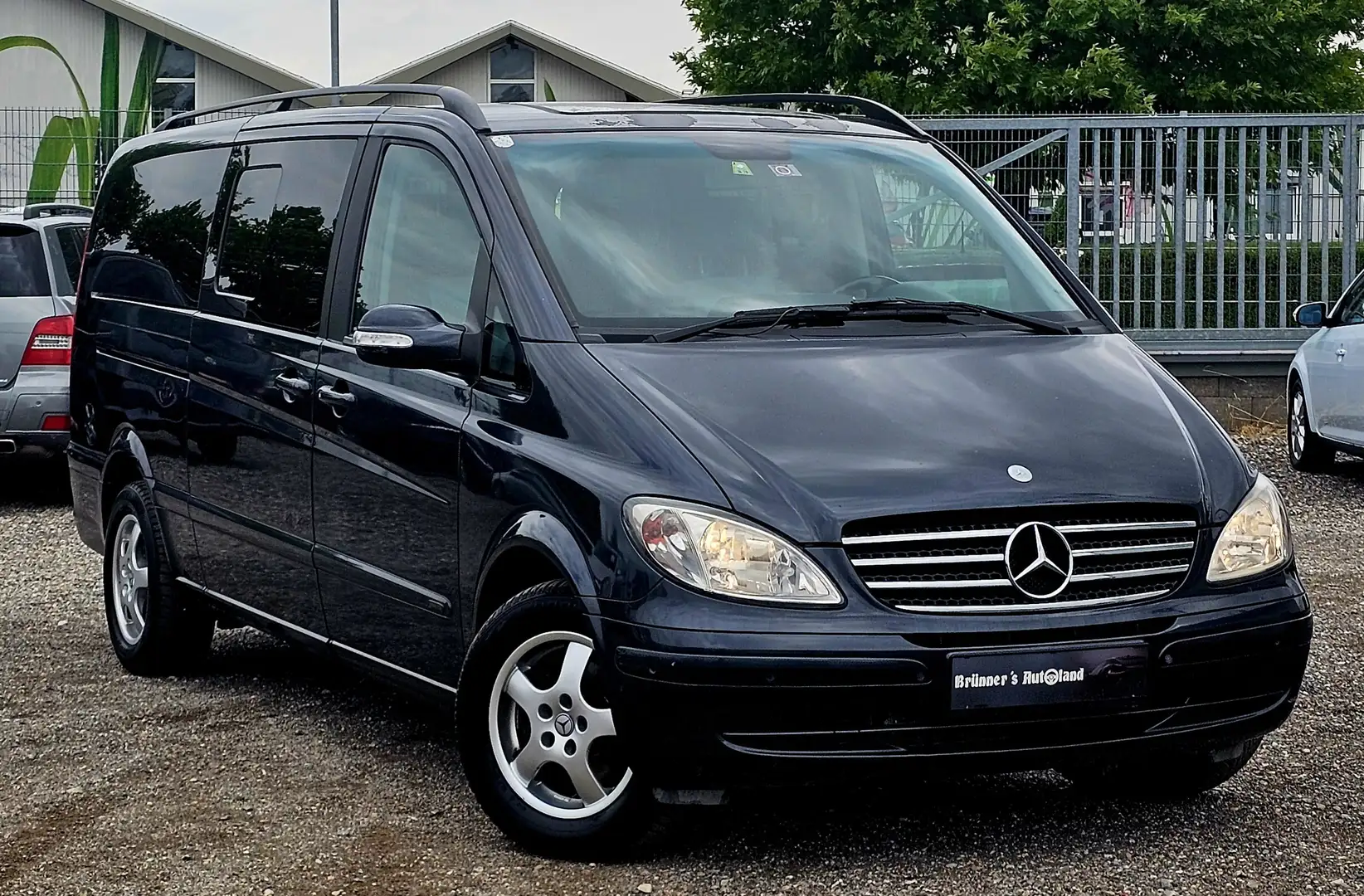 Mercedes-Benz Viano 2.2 CDI extralang (639.815) Black - 2