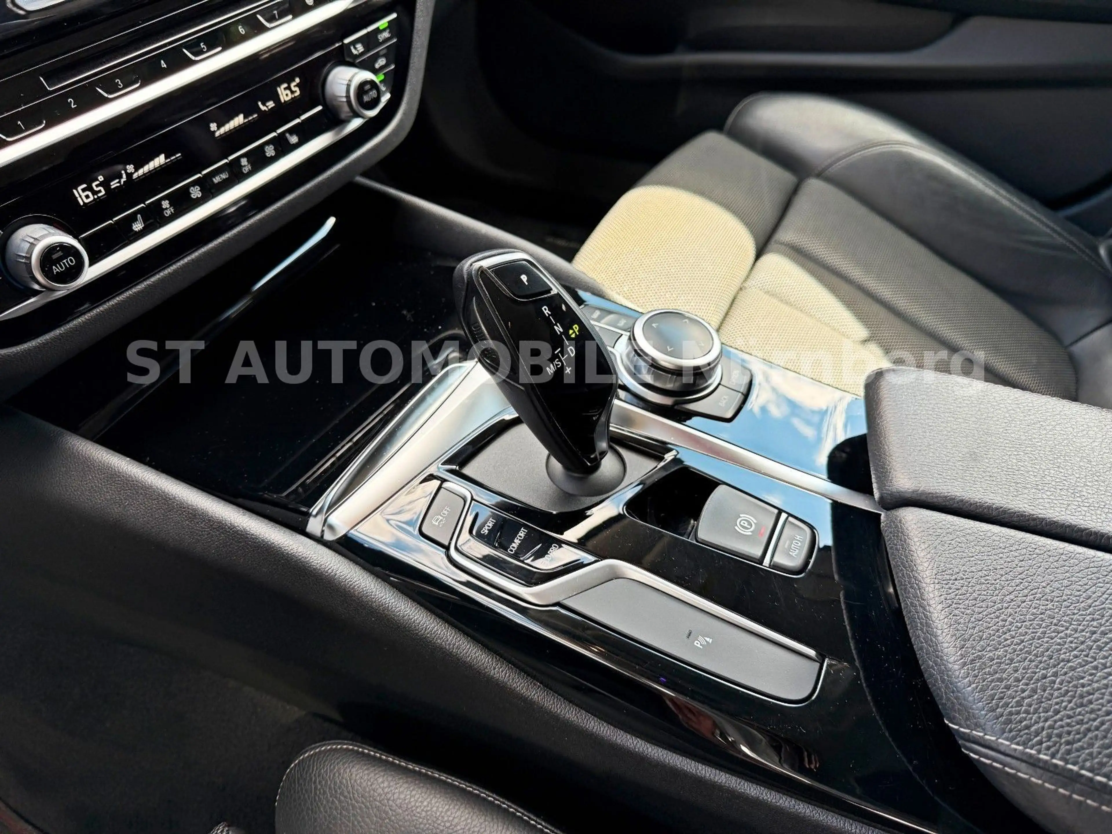 BMW 530 i Touring Sport Line*KAMERA*ACC*LED*HEADUP* — photo 12