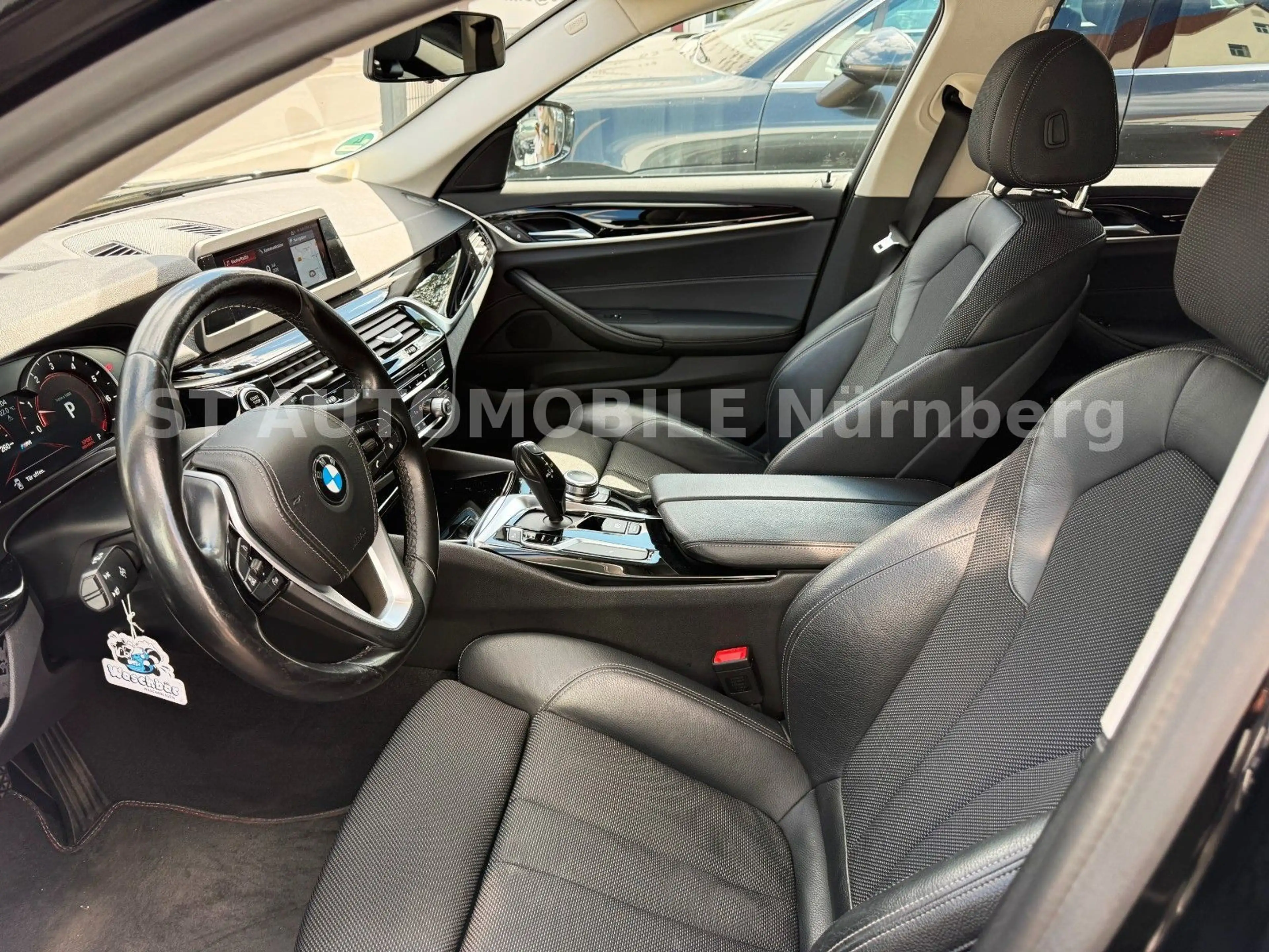 BMW 530 i Touring Sport Line*KAMERA*ACC*LED*HEADUP* — photo 7