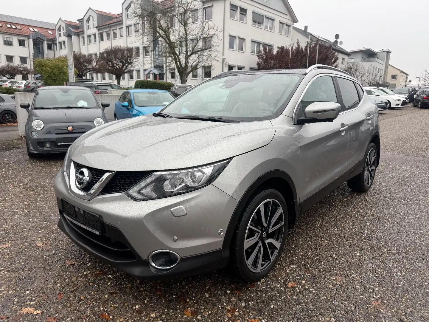 Nissan Qashqai N-Vision Automatik*VOLL*1.Hand*LED*PANO* Grigio - 1