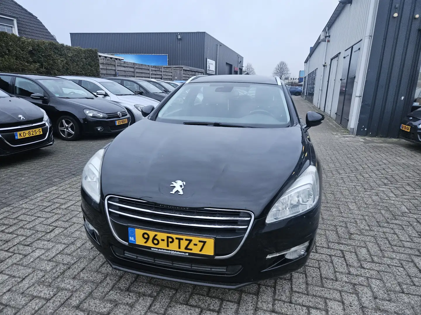 Peugeot 508 SW 1.6 THP Blue Lease Executive Schwarz - 2