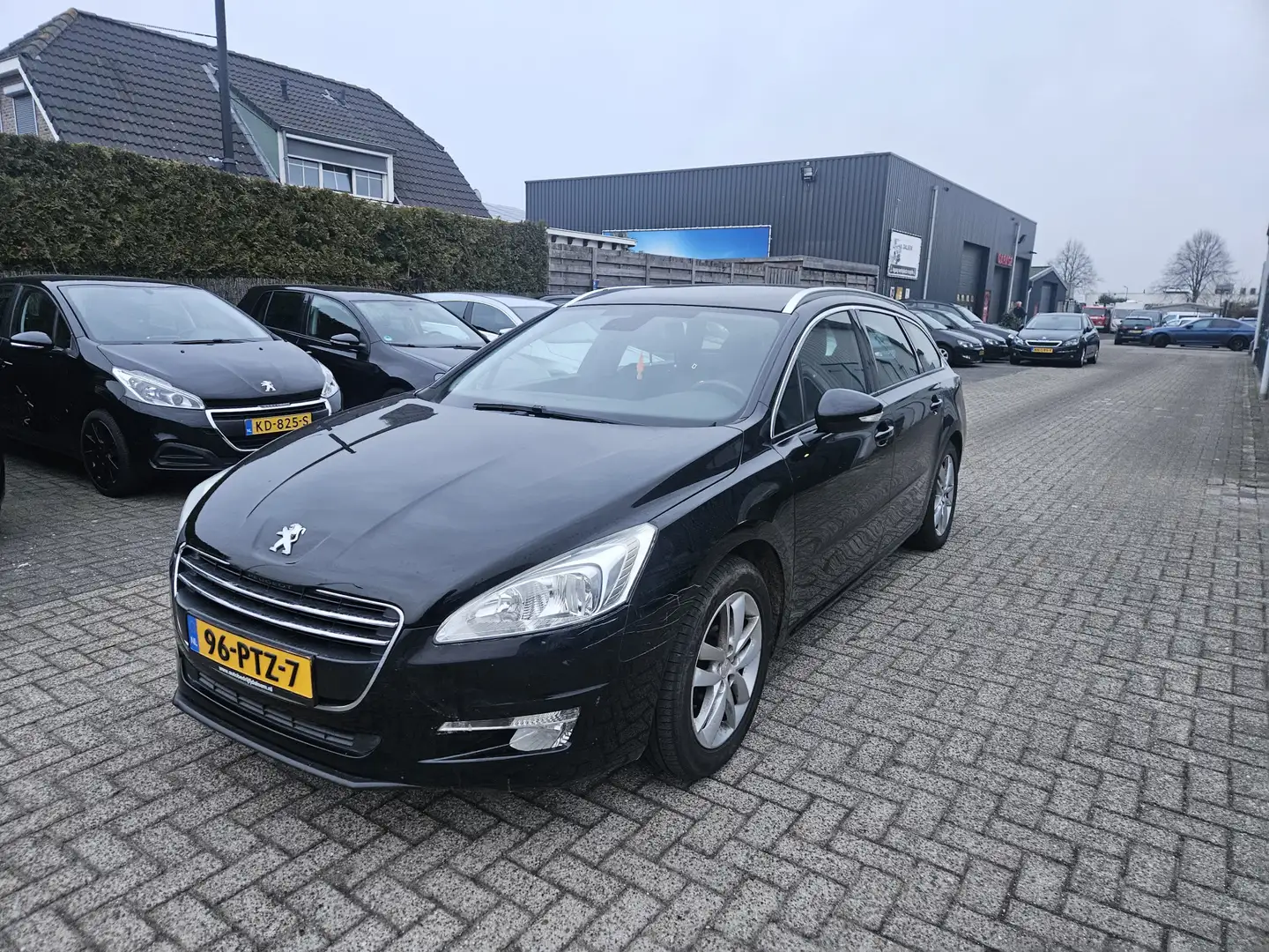 Peugeot 508 SW 1.6 THP Blue Lease Executive Schwarz - 1