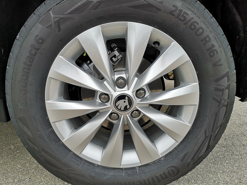 Skoda Karoq Selection 1.5 TSI DSG GV5 AHK Navi ACC 110 kW (... — photo 3