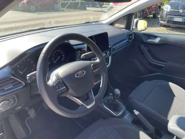 Ford Fiesta view 9
