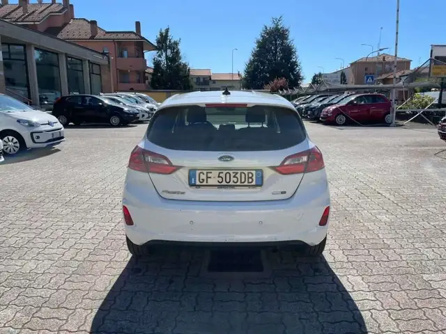 Ford Fiesta view 3