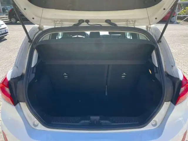Ford Fiesta view 13