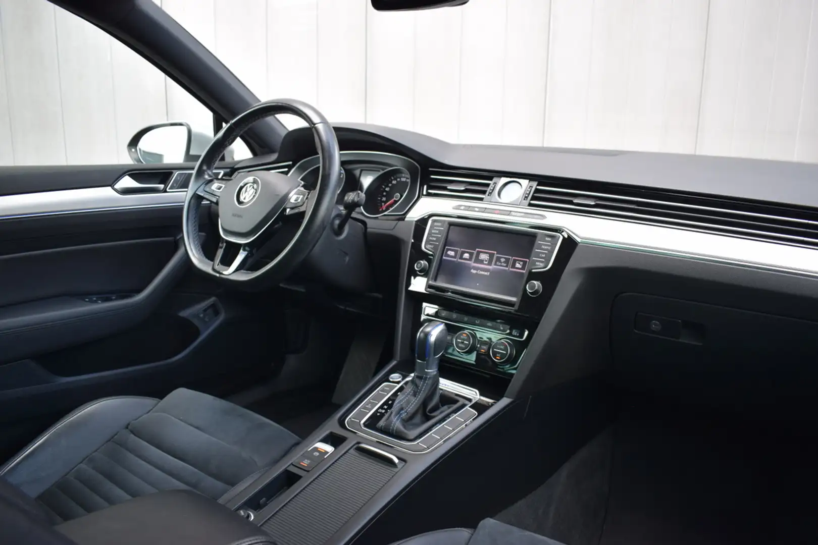 Volkswagen Passat Variant 1.4 TSi Automaat GTE Highline LED | Carplay | Lede Grijs - 2