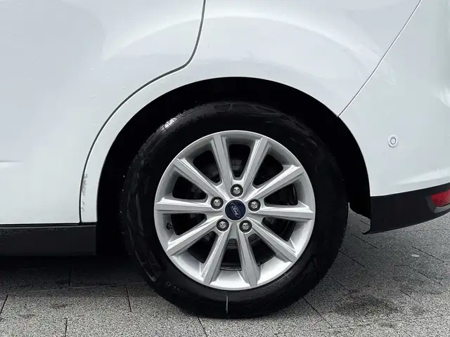 Ford Grand C-Max view 9