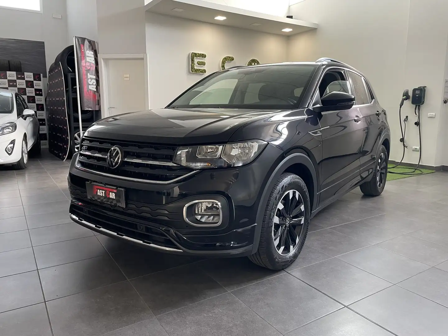Volkswagen T-Cross T-Cross 1.0 TSI 95cv in configurazione R-LINE Noir - 1
