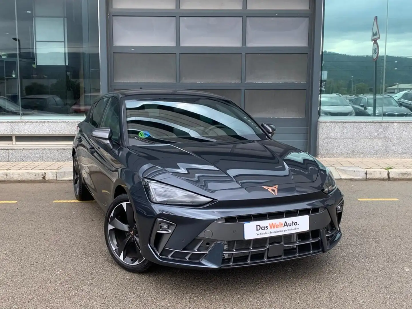 CUPRA Leon 1.5 eTSI 110kW (150CV) DSG Gris - 2