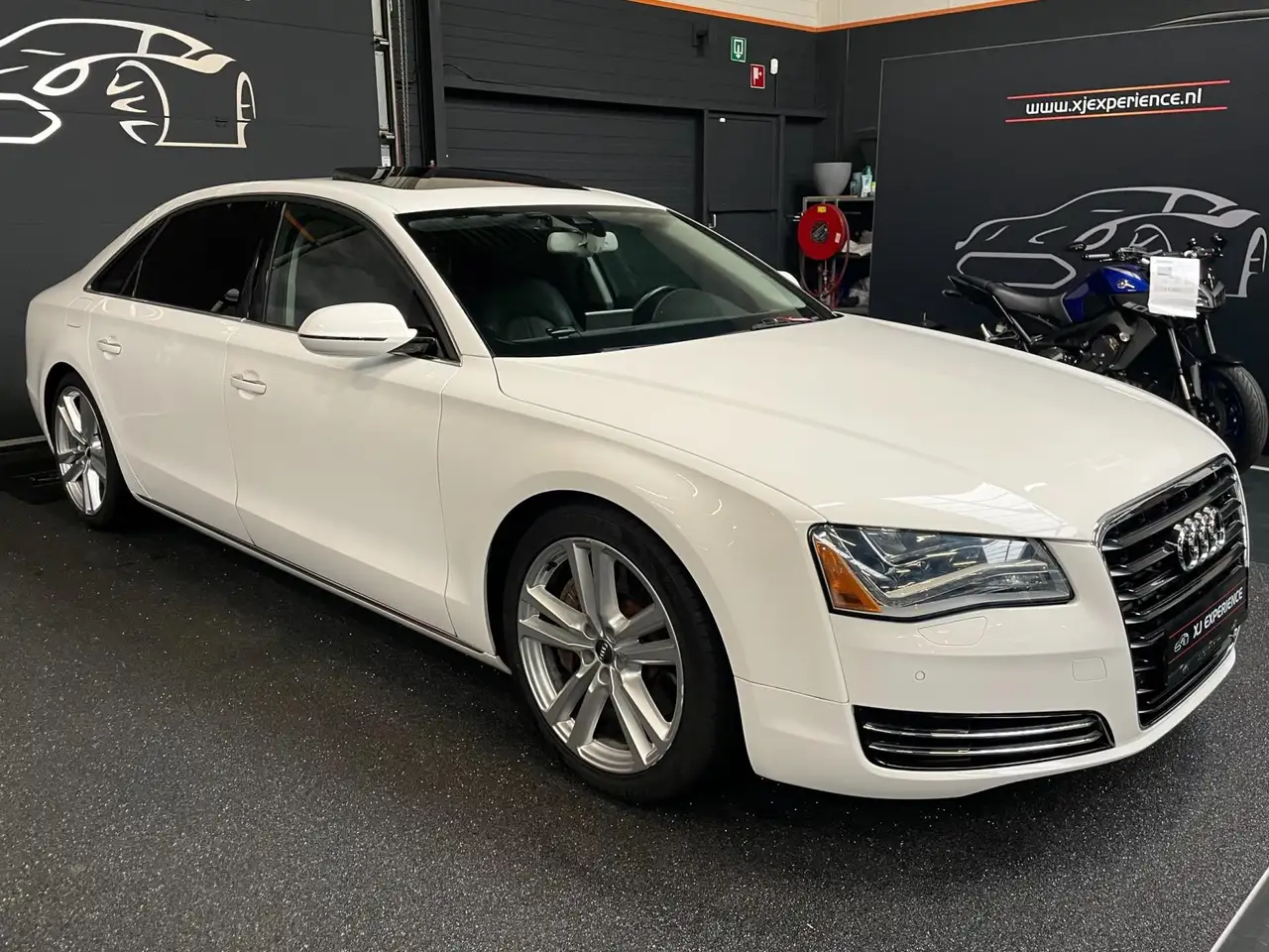 AUDI A8L 4.2 FSI 373ch - QUATTRO EXCLUSIVE - SELLERIE CUIR - TOIT OUVRANT