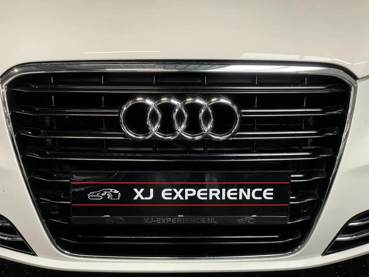 AUDI A8L 4.2 FSI 373ch - QUATTRO EXCLUSIVE - SELLERIE CUIR - TOIT OUVRANT