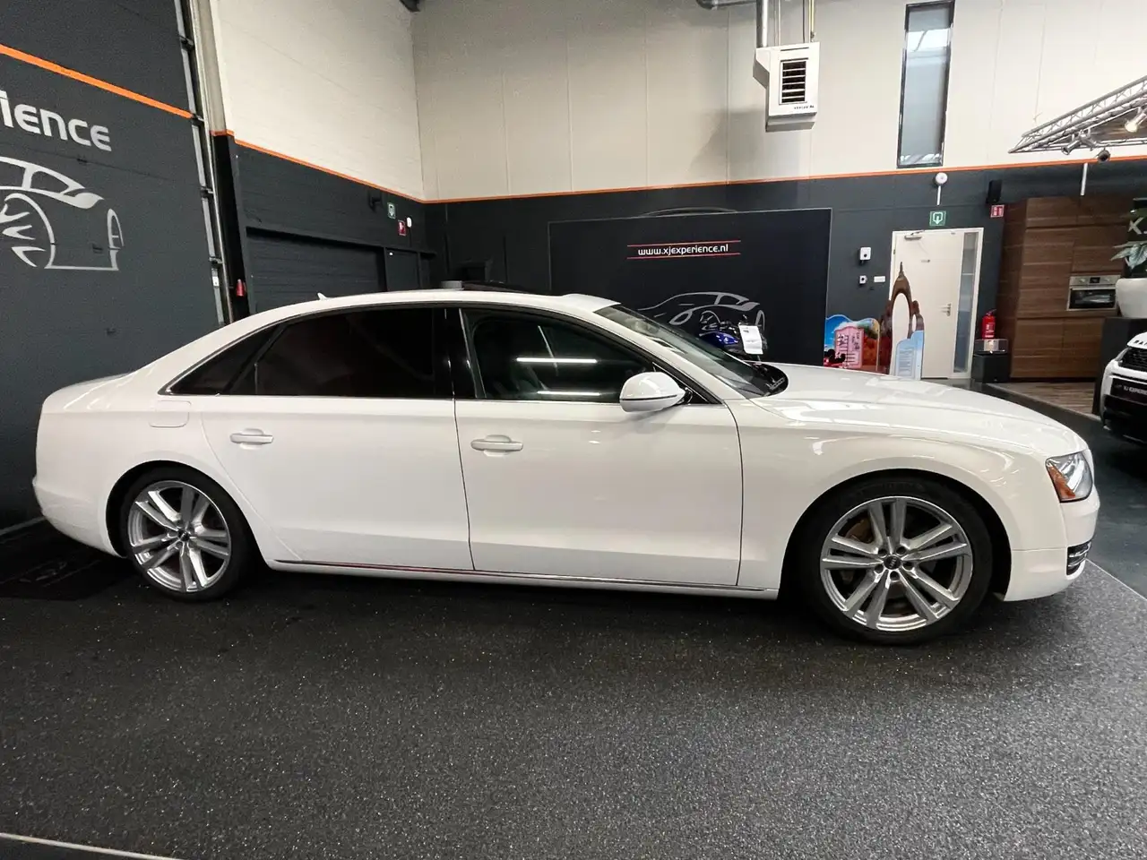 AUDI A8L 4.2 FSI 373ch - QUATTRO EXCLUSIVE - SELLERIE CUIR - TOIT OUVRANT