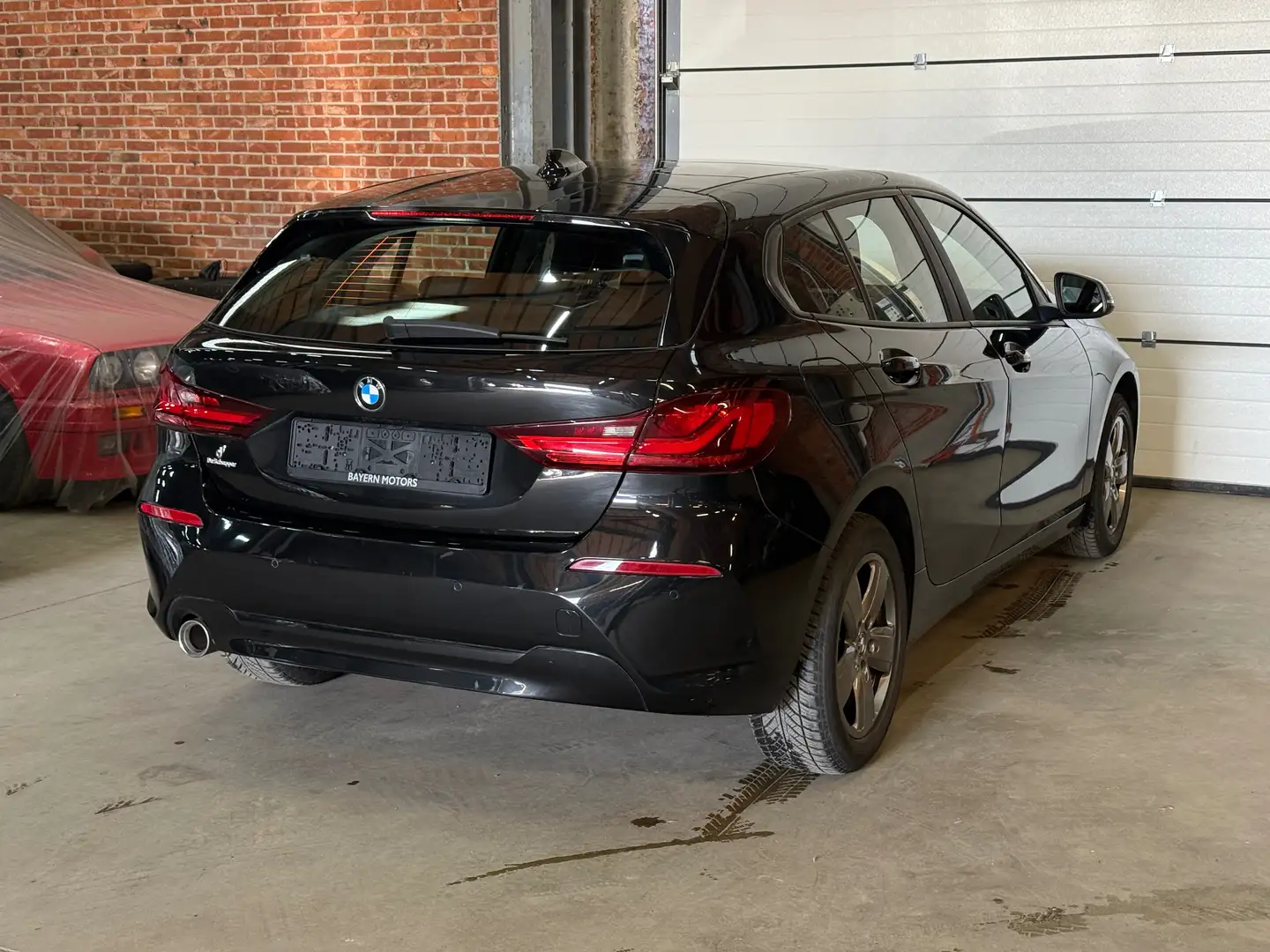 BMW 116 d Navi LED CarPlay 104.000km 2021 EURO 6d Garantie Zwart - 2