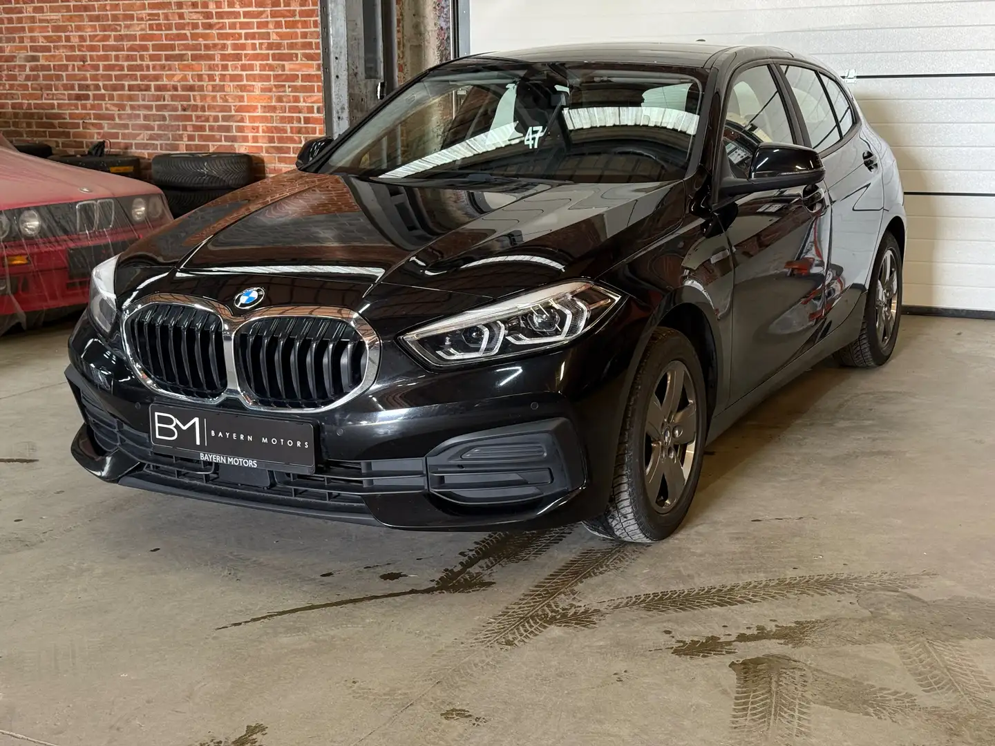 BMW 116 d Navi LED CarPlay 104.000km 2021 EURO 6d Garantie Zwart - 1