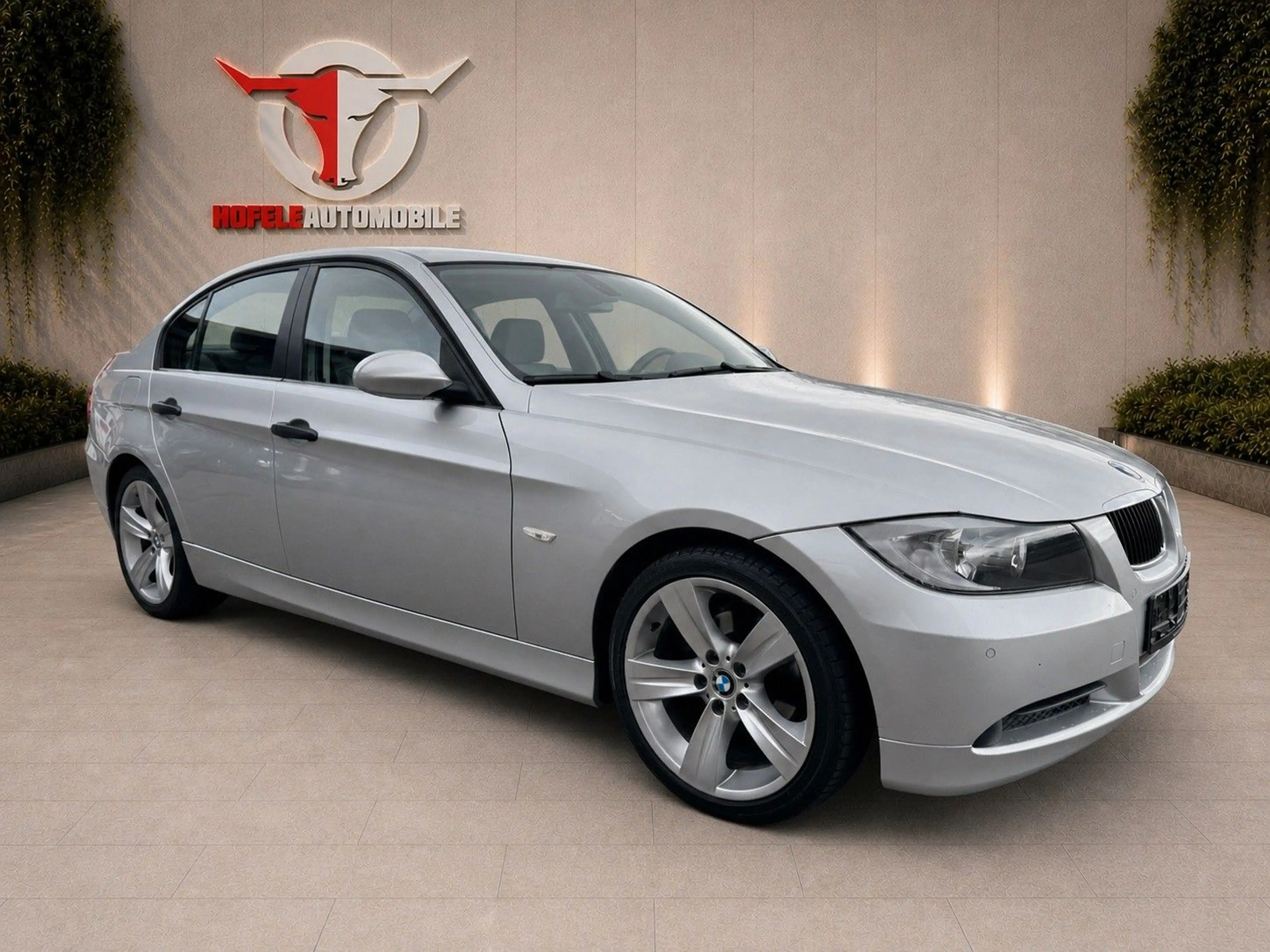 BMW 320 i Limousine**KLIMA/LEDER/69 TSD KM** — photo 2