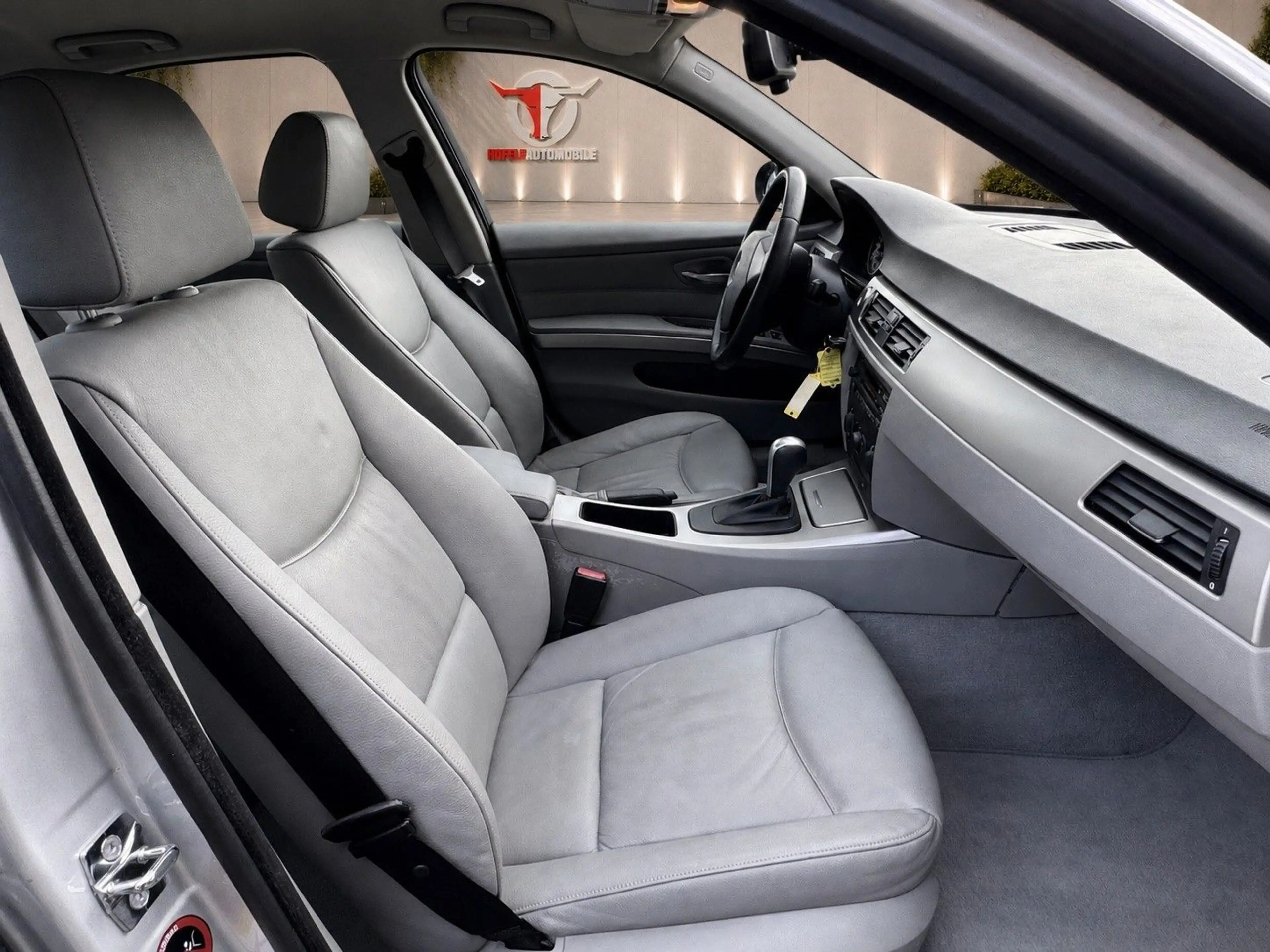 BMW 320 i Limousine**KLIMA/LEDER/69 TSD KM** — photo 11