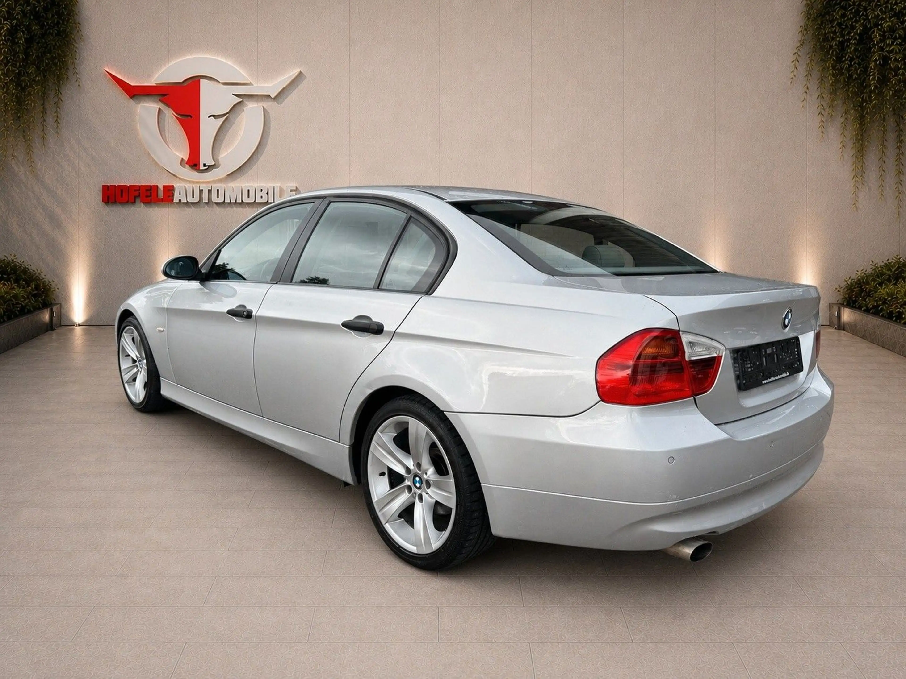 BMW 320 i Limousine**KLIMA/LEDER/69 TSD KM** — photo 4