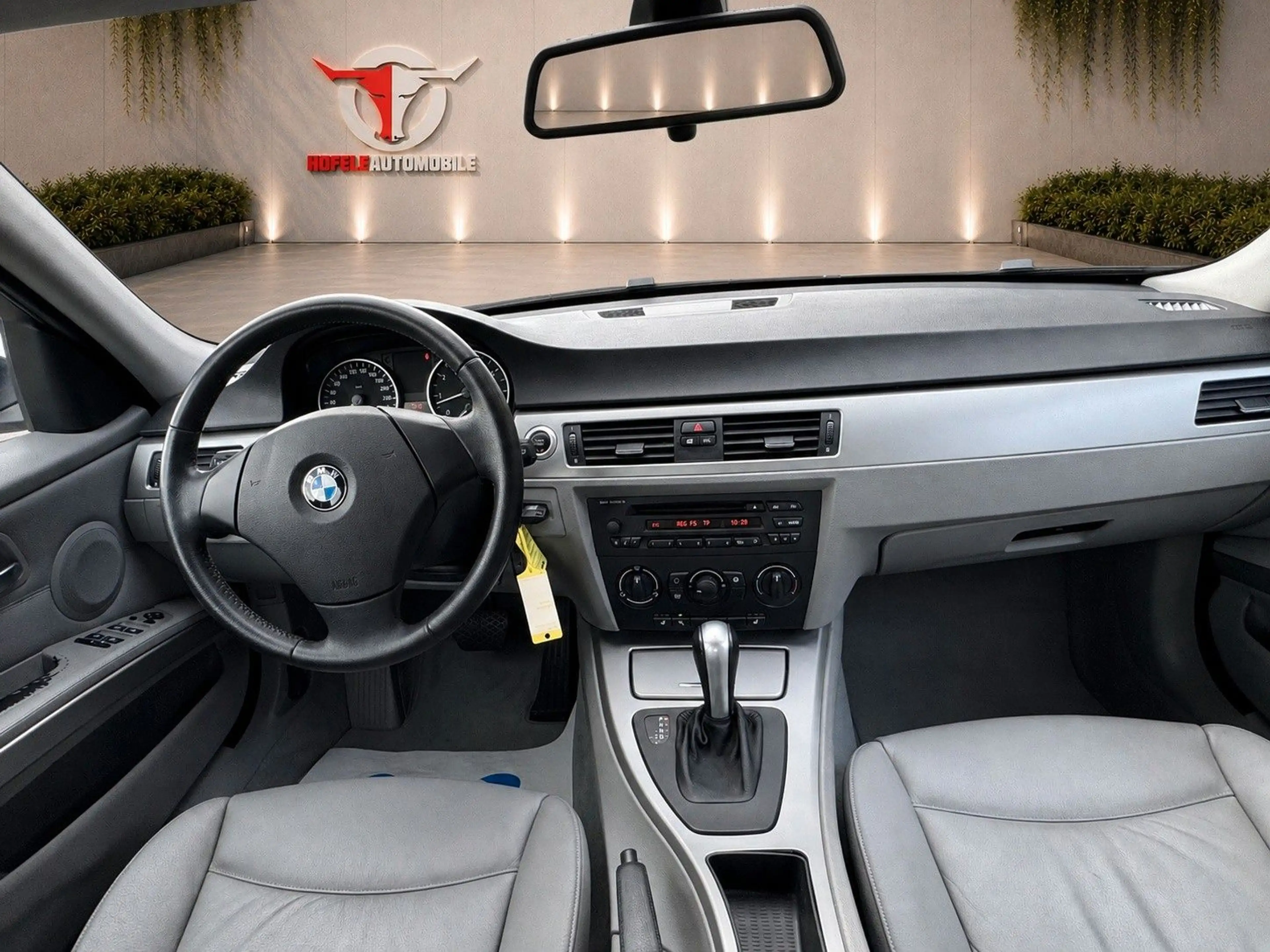 BMW 320 i Limousine**KLIMA/LEDER/69 TSD KM** — photo 14