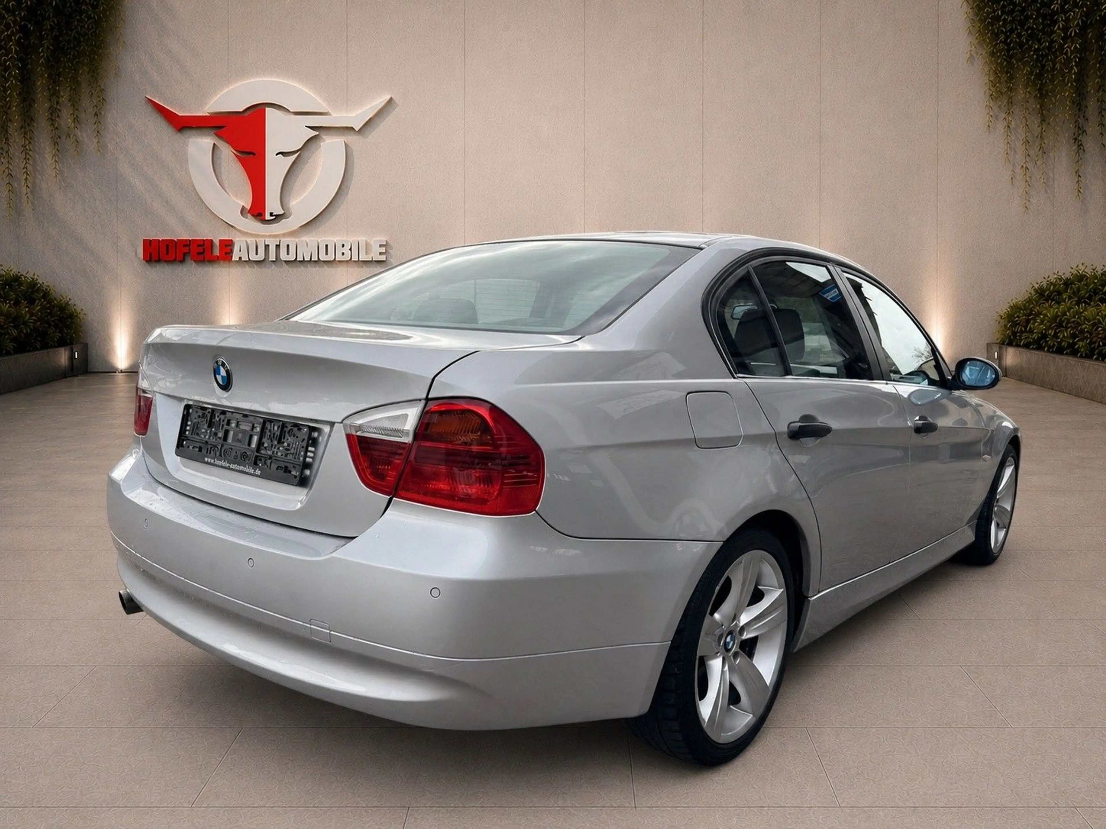 BMW 320 i Limousine**KLIMA/LEDER/69 TSD KM** — photo 3