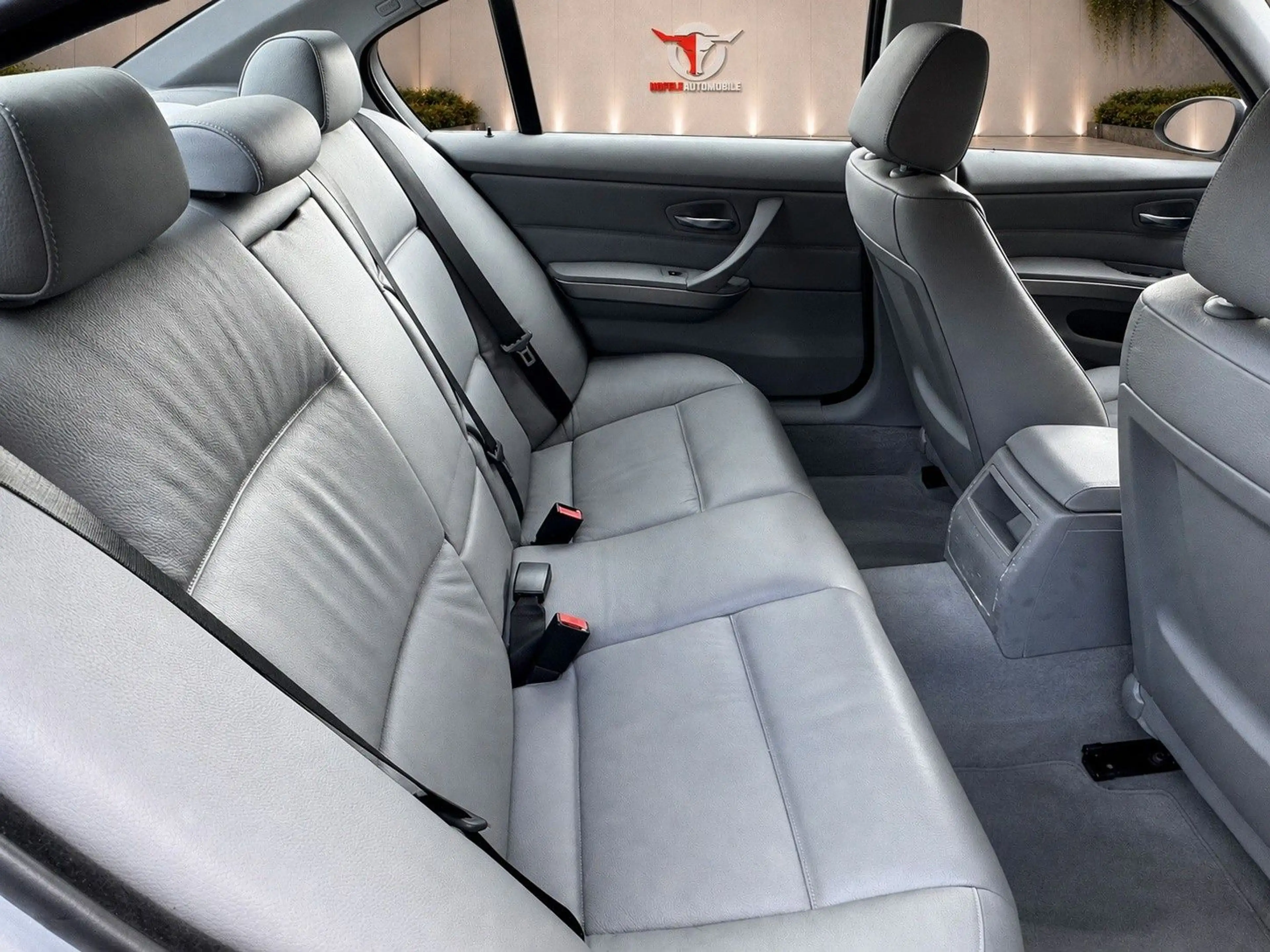 BMW 320 i Limousine**KLIMA/LEDER/69 TSD KM** — photo 13