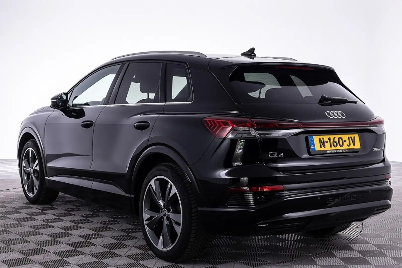 Audi Q4 e-tron 35 Launch edition 55 kWh ✅ 1e Eigenaar Zwart - 2