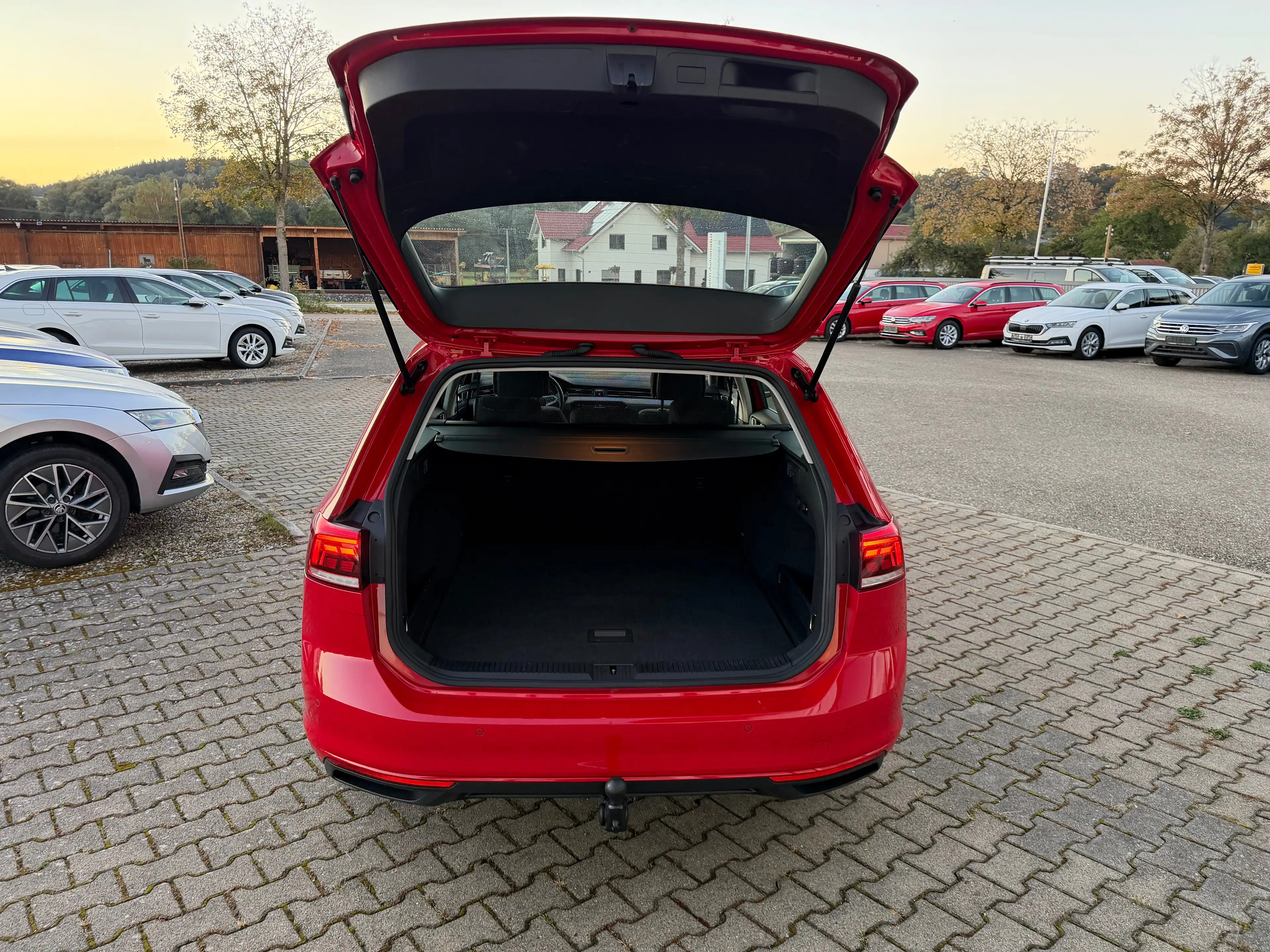 Volkswagen Passat Variant Business DSG Massage RearView DIGI VZE ACC AHK APP — photo 13