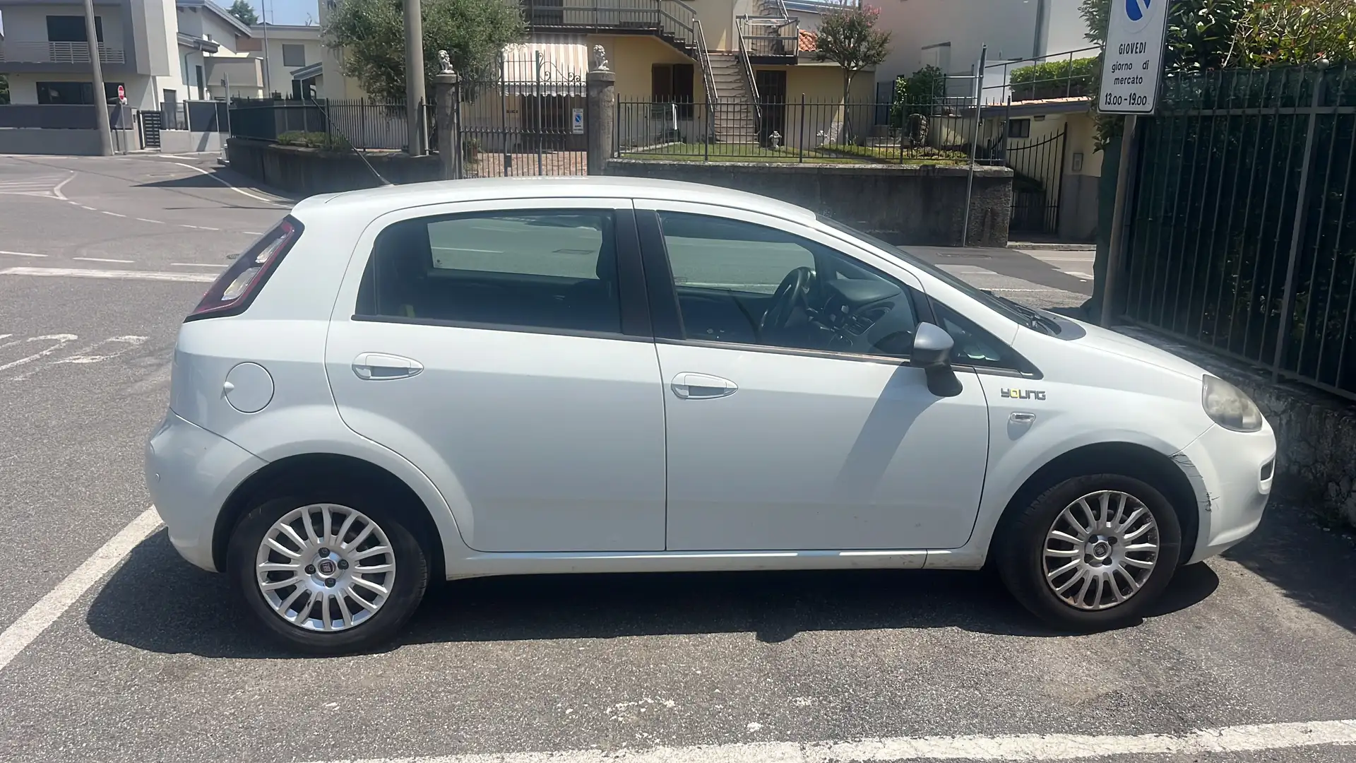 Fiat Punto 5p 1.4 easypower Young Gpl - 2