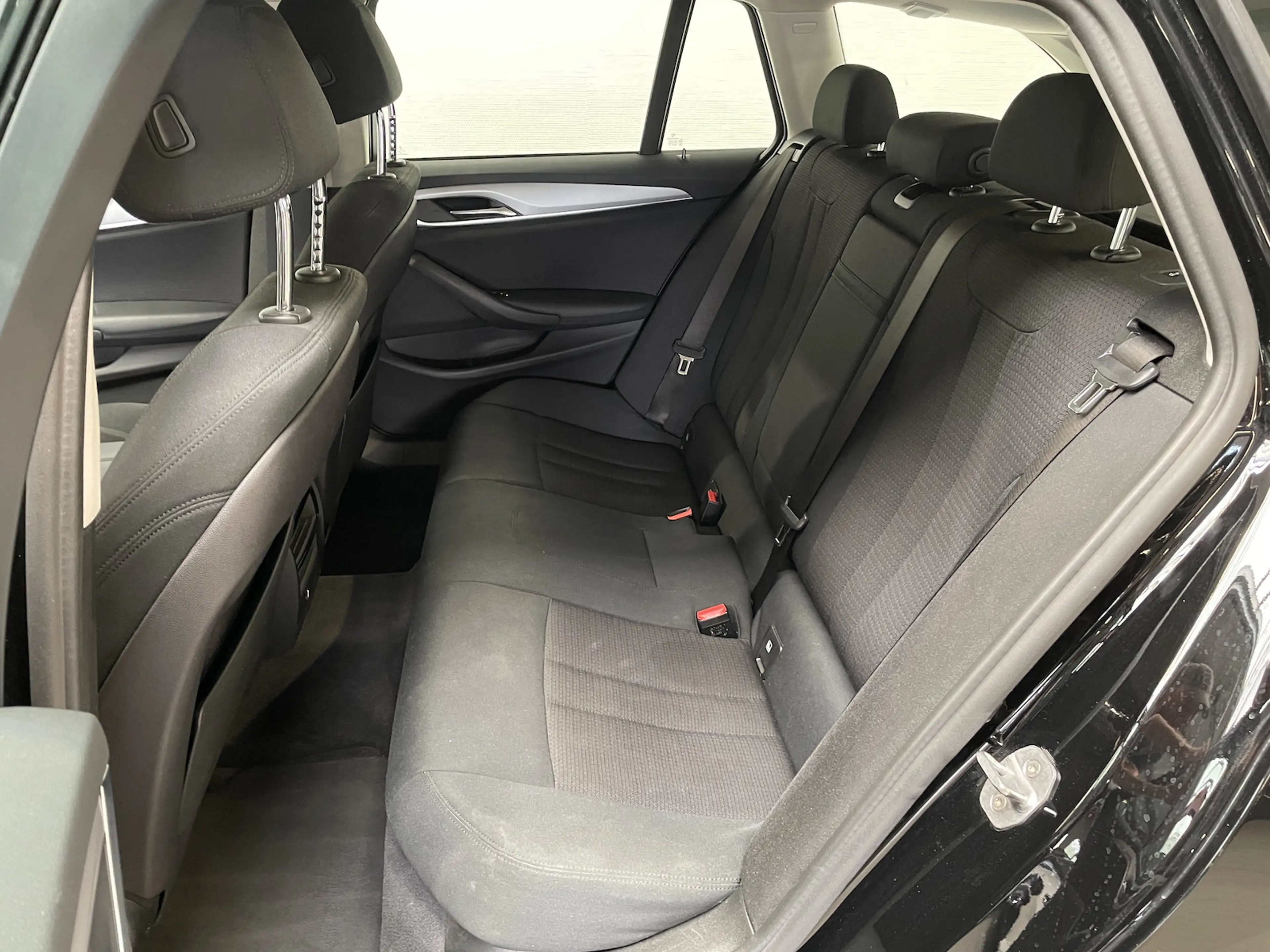 BMW 530 530dA Tour. /LIVE Cockpit+/PDC/KAMERA/LED/NAVI — photo 6