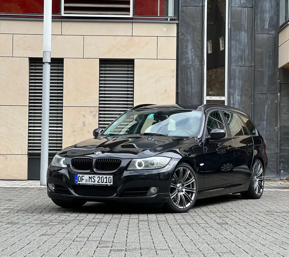 BMW 318 318d DPF Touring Exclusive Xenon, Panodach Schwarz - 1