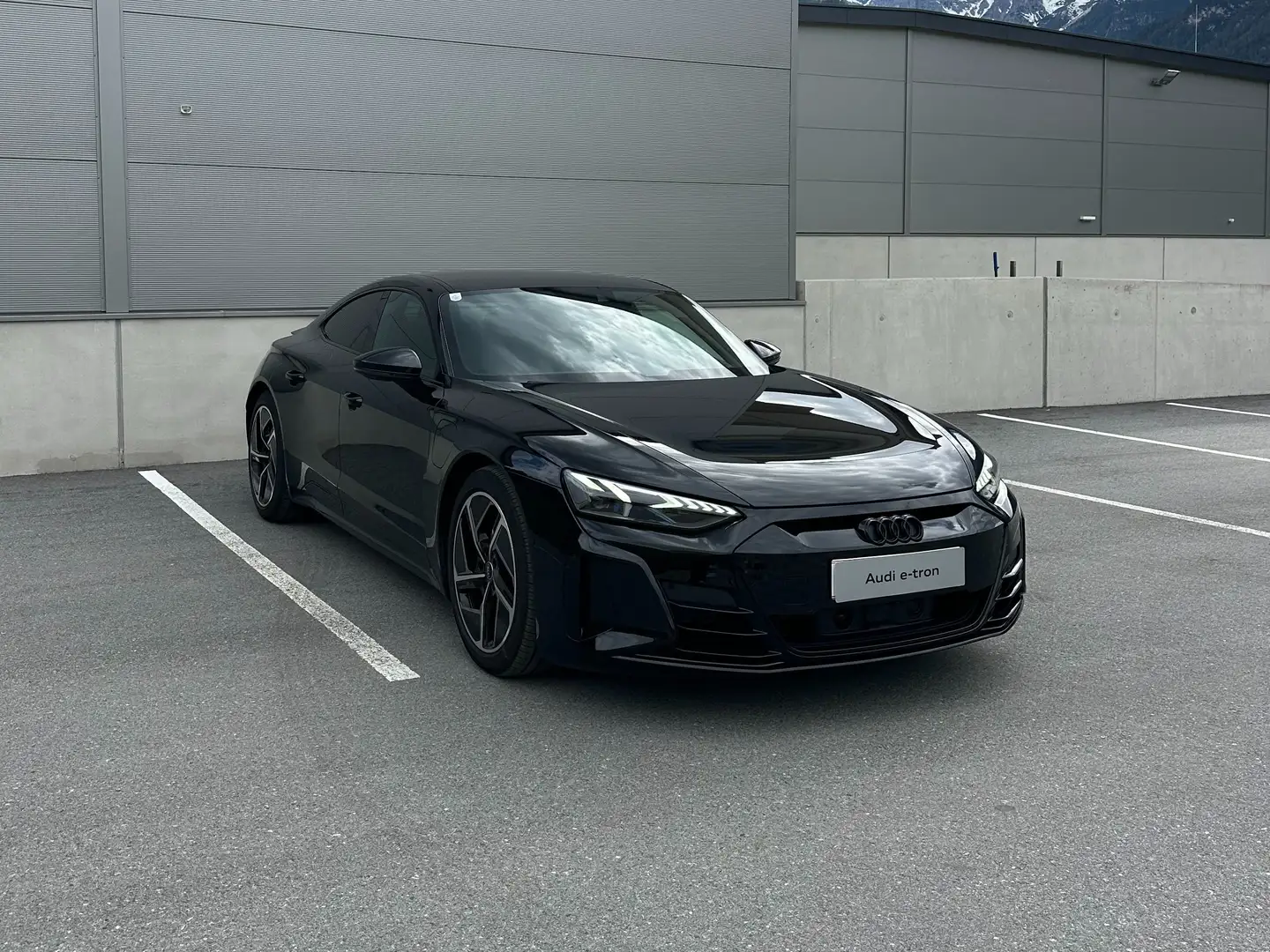 Audi e-tron GT e-tron GT 93,4kWh quattro Чорний - 1