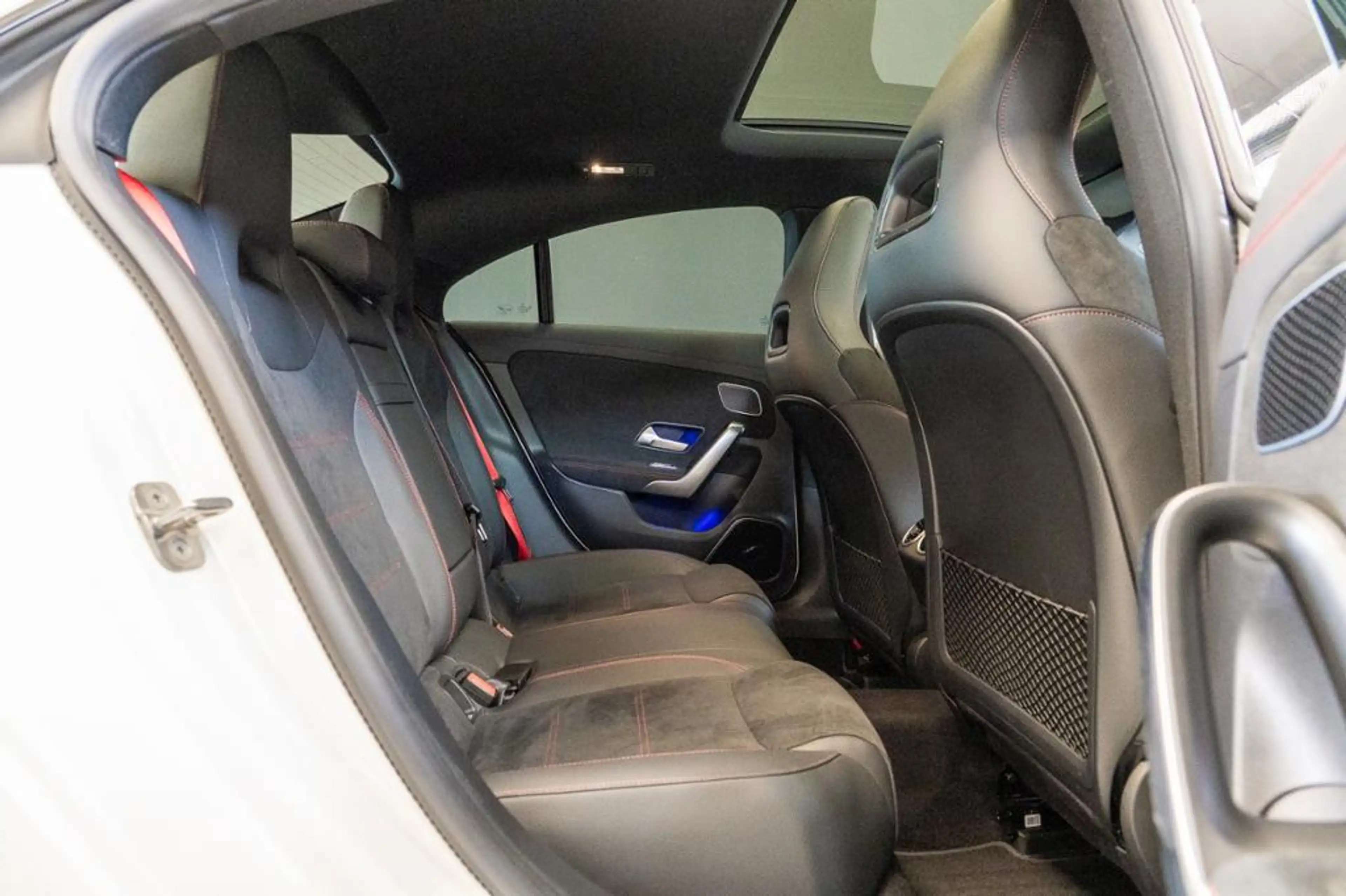 Mercedes-Benz CLA 35 AMG AMG CLA 35 4M *Aero Night Pano Premium Plus — photo 8